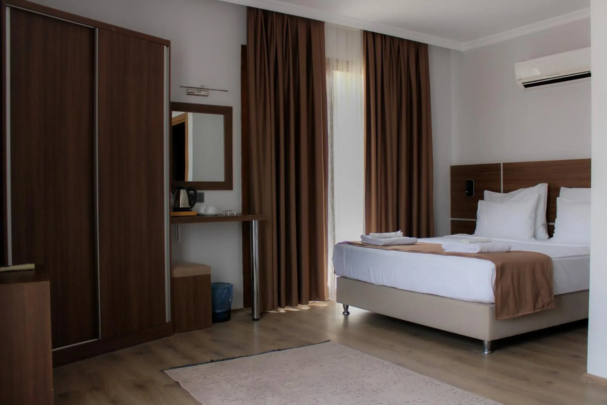 Photo of the whole room in Gulluk Life Hotel