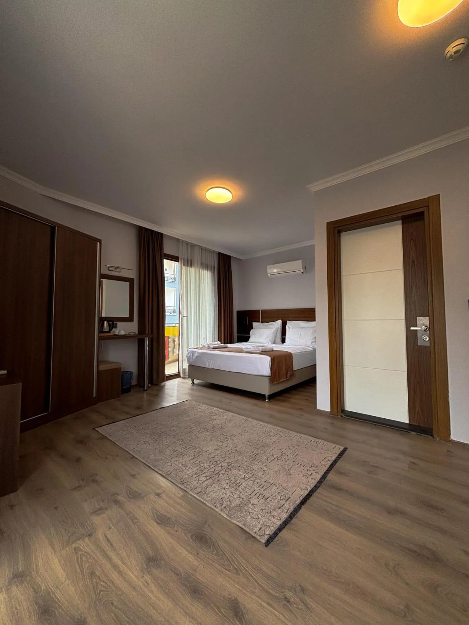 Photo of the whole room in Gulluk Life Hotel