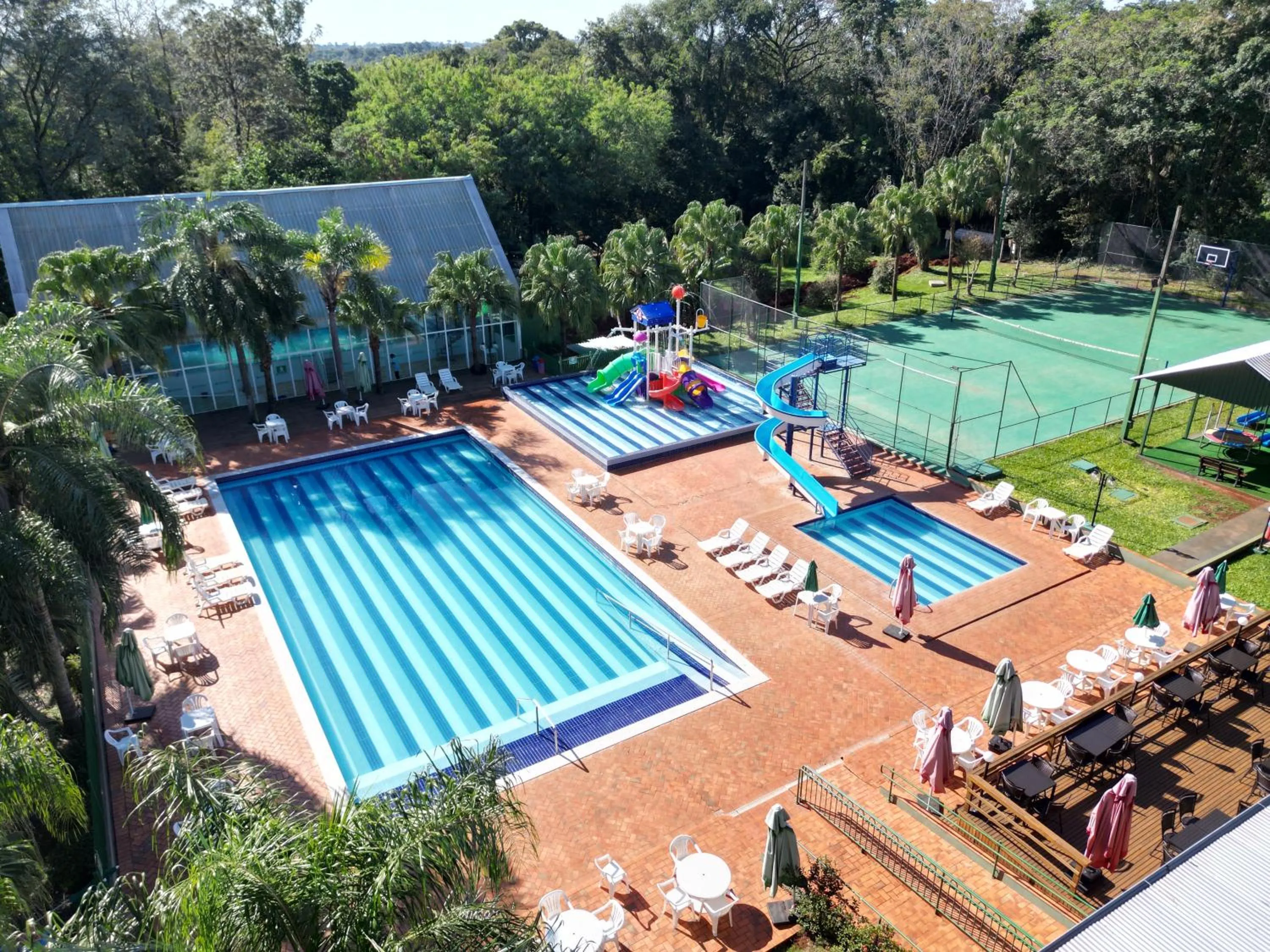 Swimming pool in Hotel Nacional Inn Foz do Iguaçu