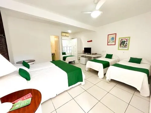 TV and multimedia, Bed in Pousada Bucaneiro