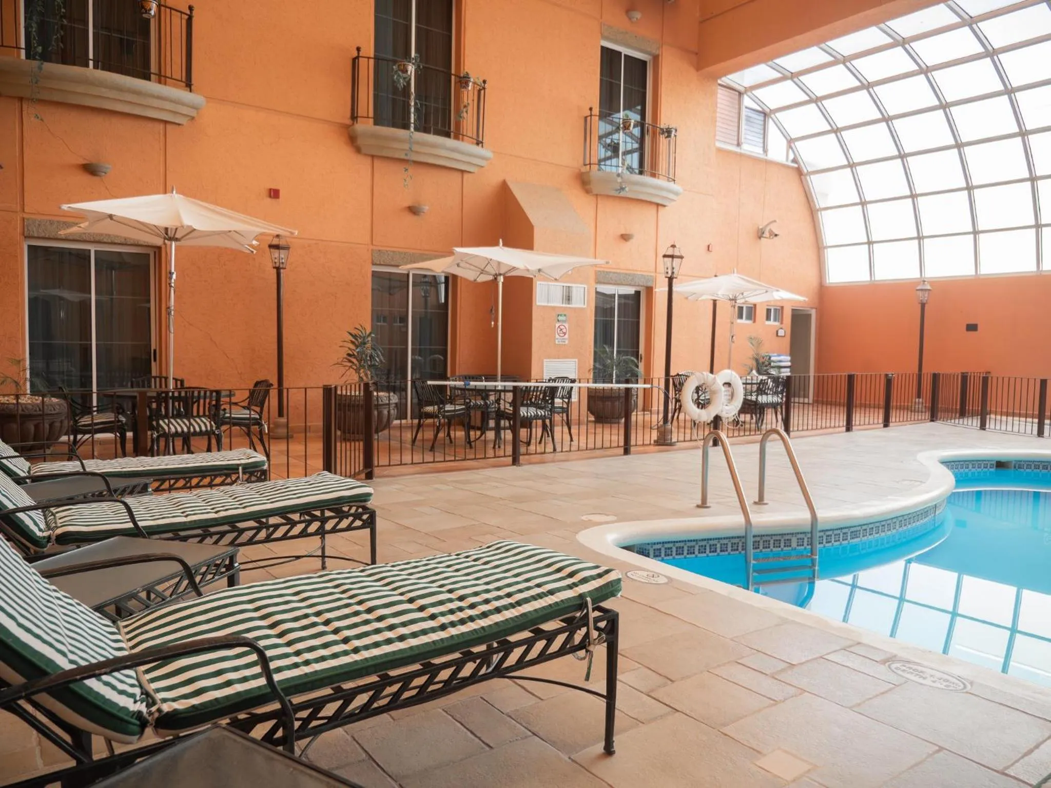 Swimming pool in Holiday Inn Express Silao-Aeropuerto Bajio by IHG