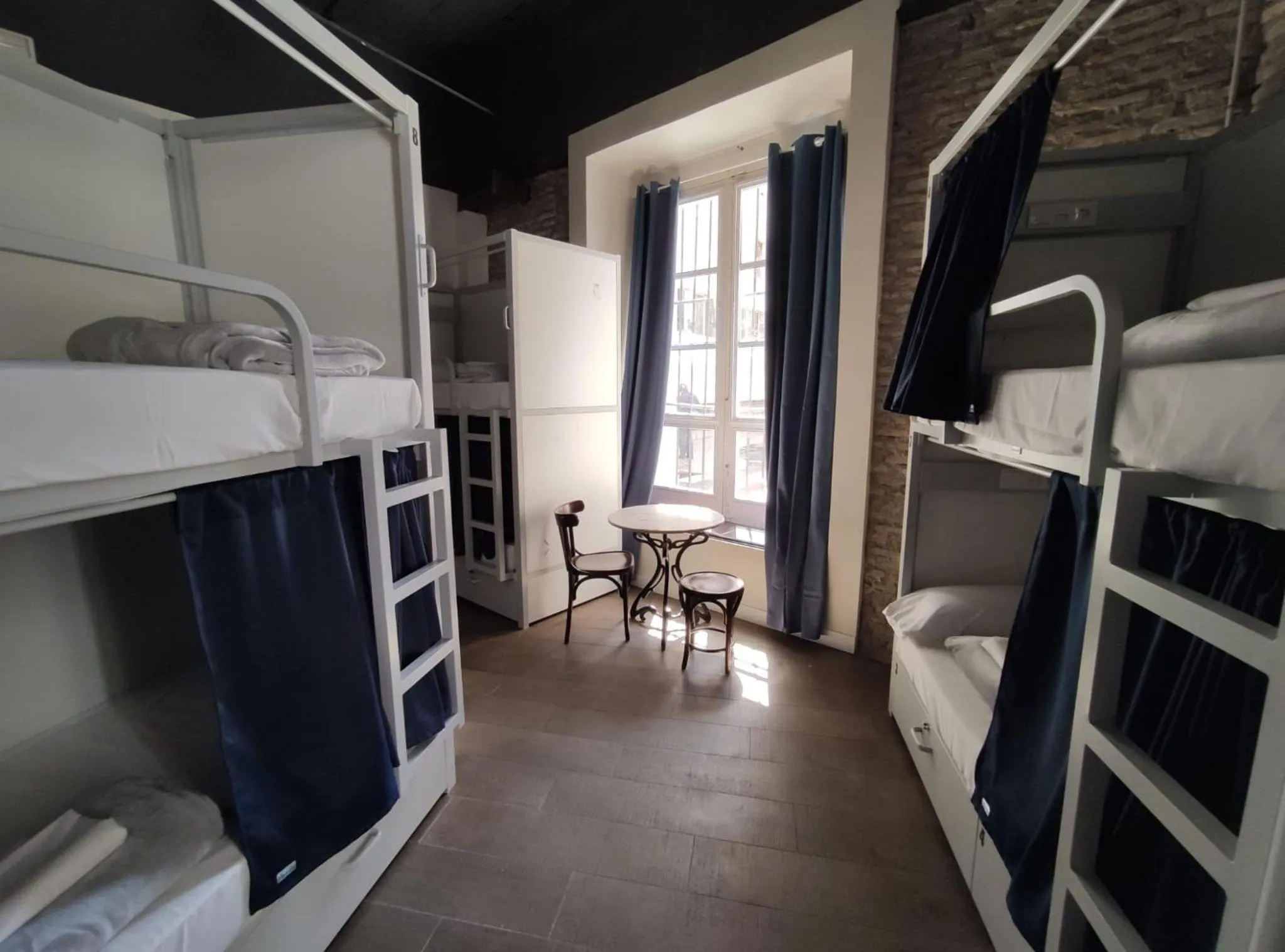 Bedroom, Bed in Black Swan Hostel Sevilla