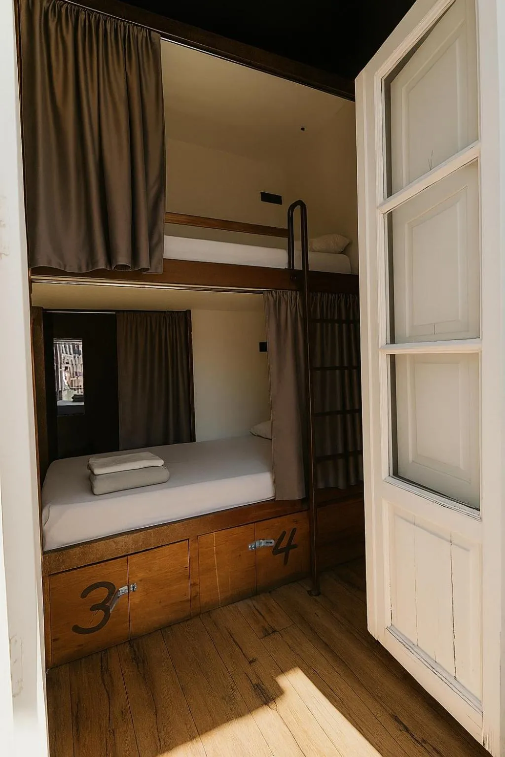 Bed in Black Swan Hostel Sevilla