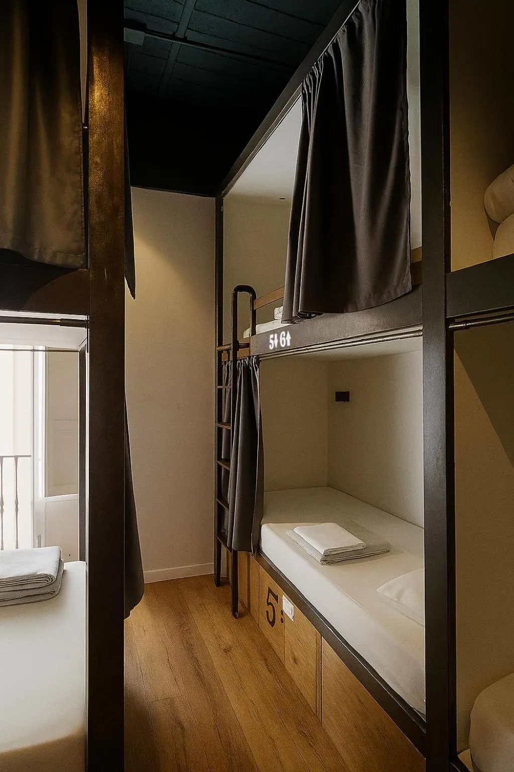 Bed in Black Swan Hostel Sevilla