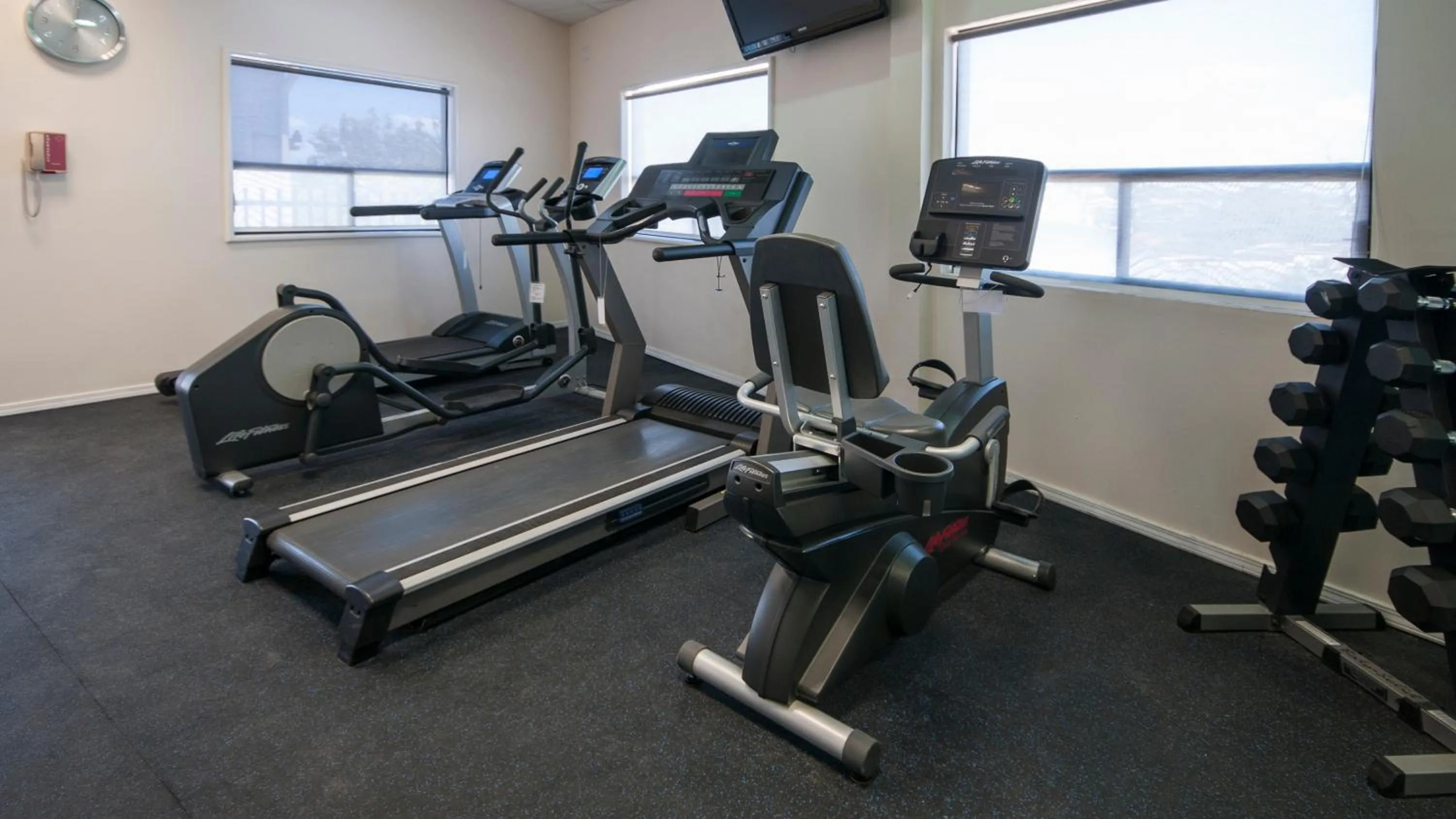 Fitness centre/facilities in Holiday Inn & Suites Chihuahua Expo by IHG
