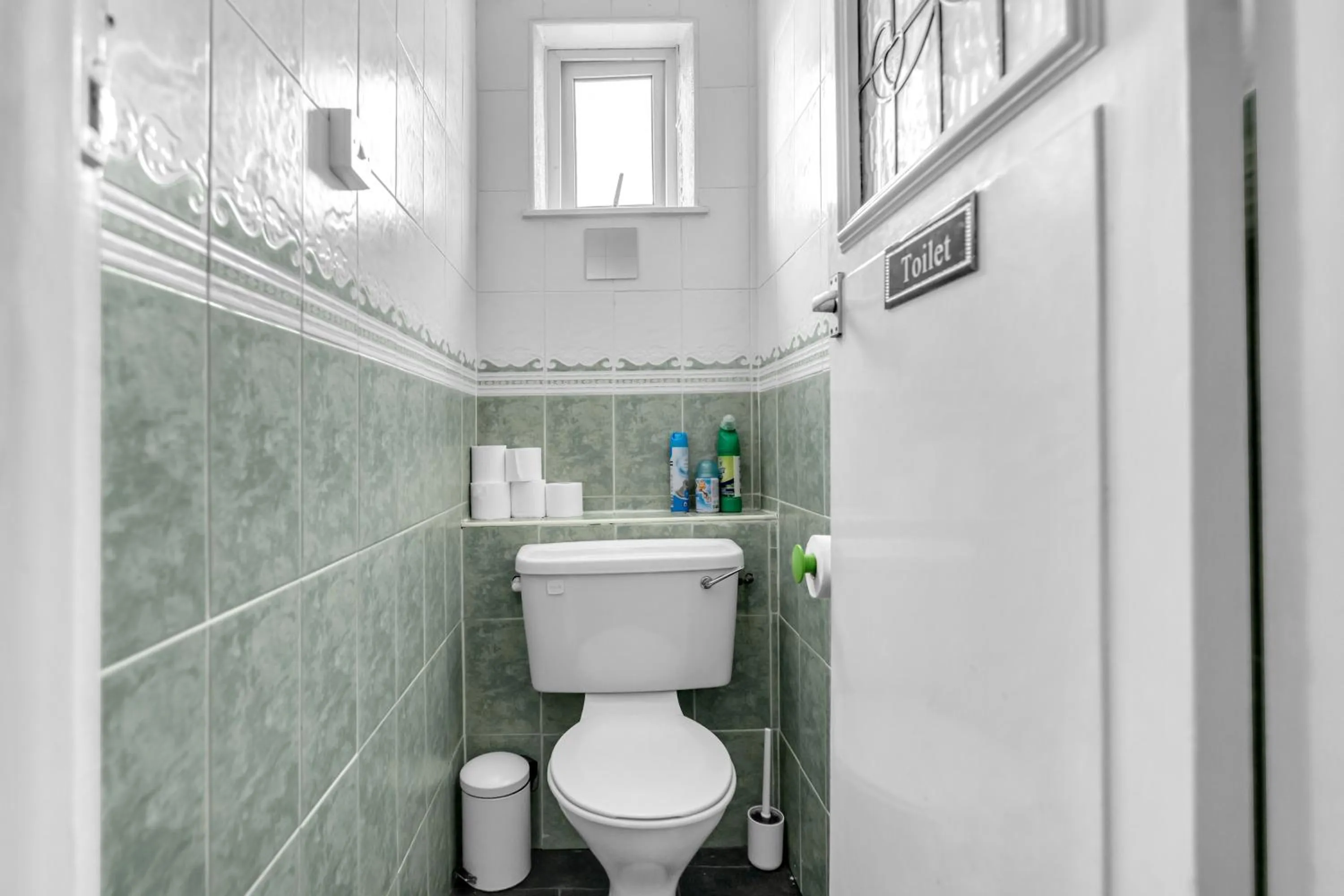 Toilet in Mallowview guest house