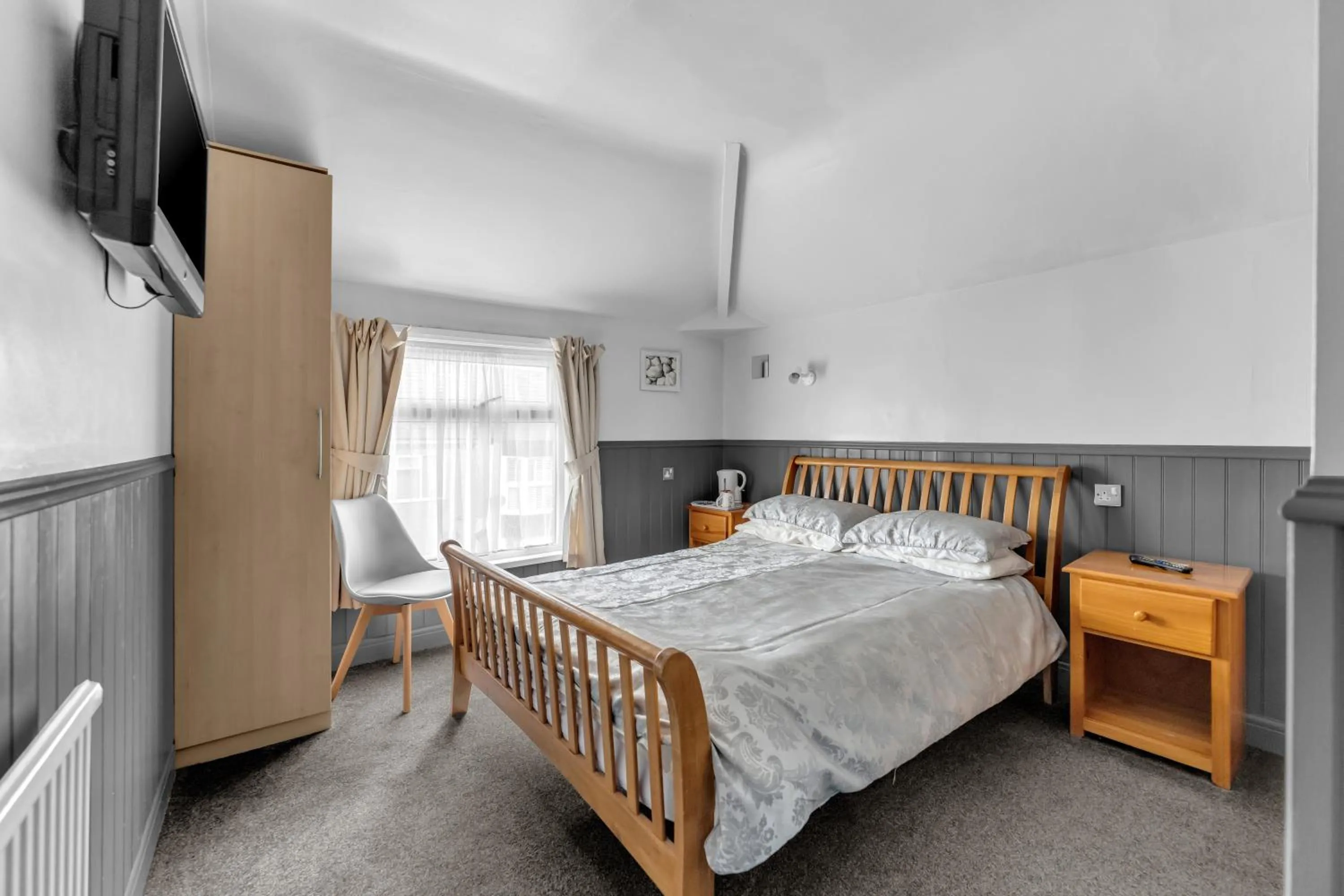 Bedroom, Bed in Mallowview guest house