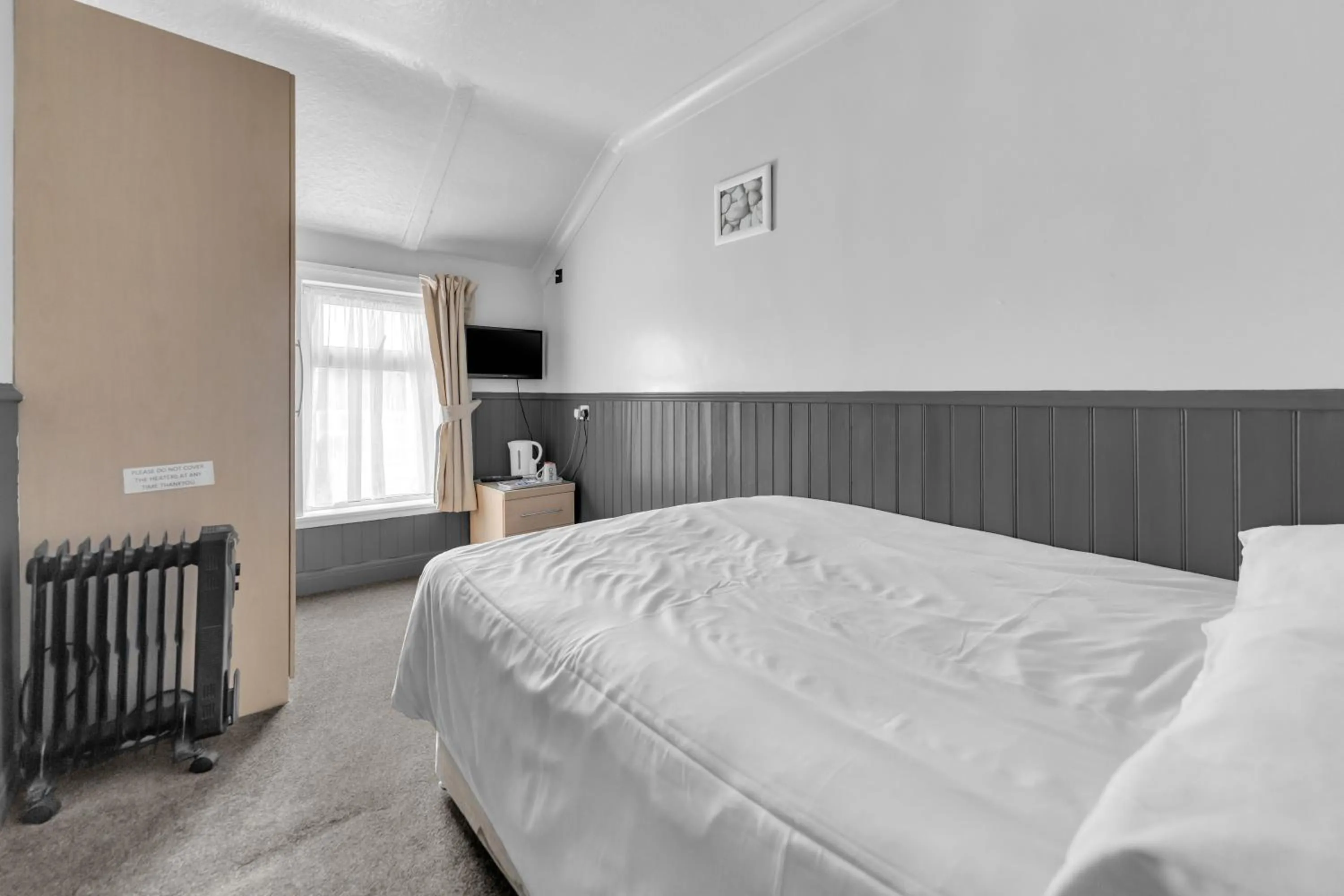 Bedroom, Bed in Mallowview guest house