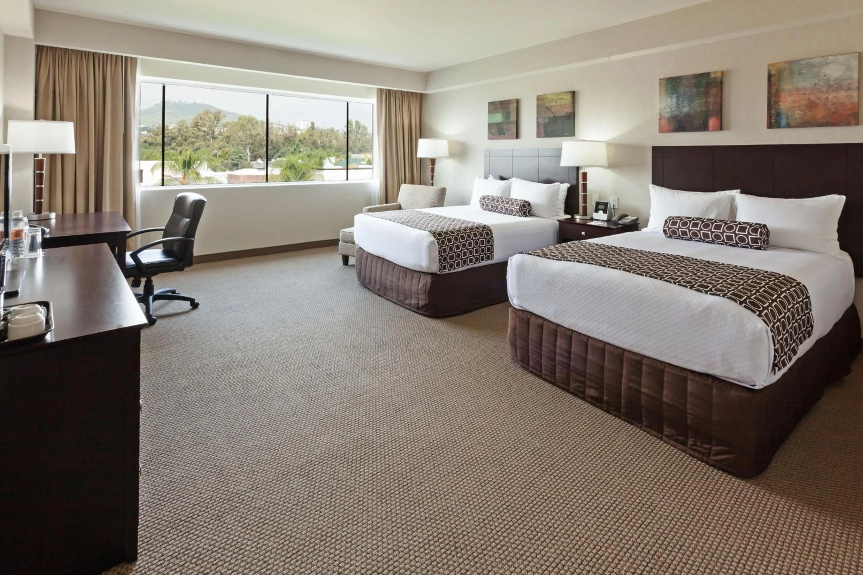 Photo of the whole room, Bed in Crowne Plaza Leon by IHG