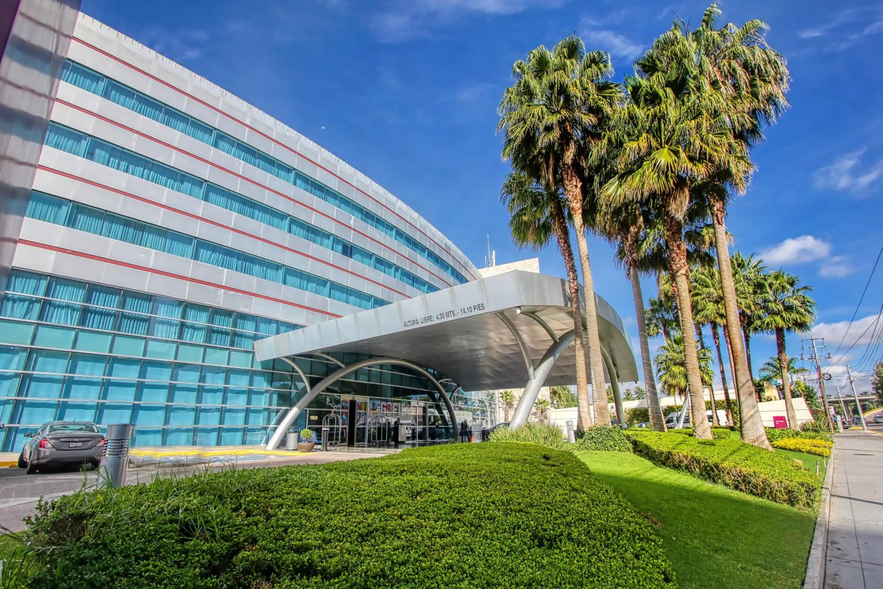 Property building in Crowne Plaza Leon by IHG