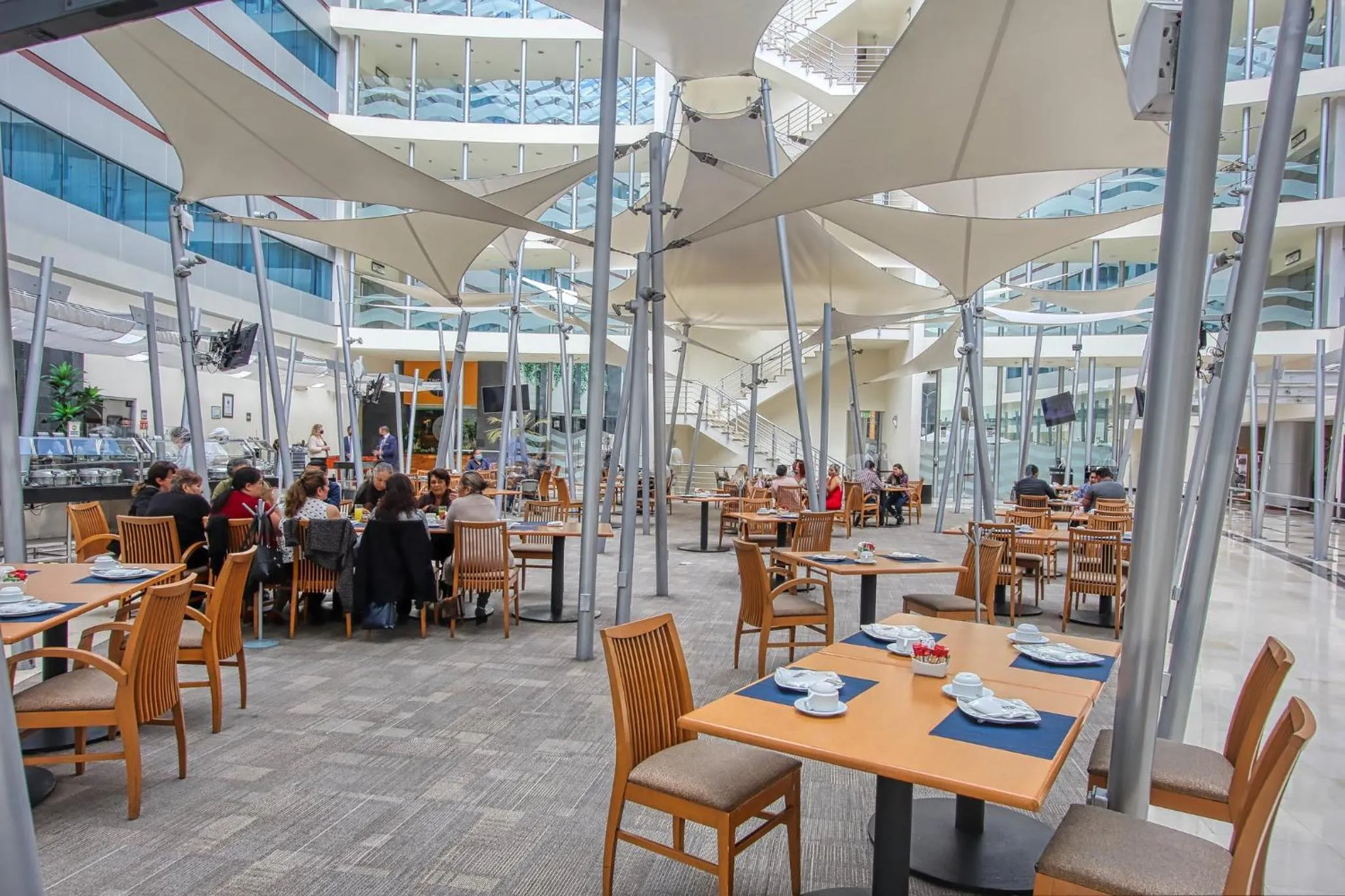 Restaurant/places to eat in Crowne Plaza Leon by IHG