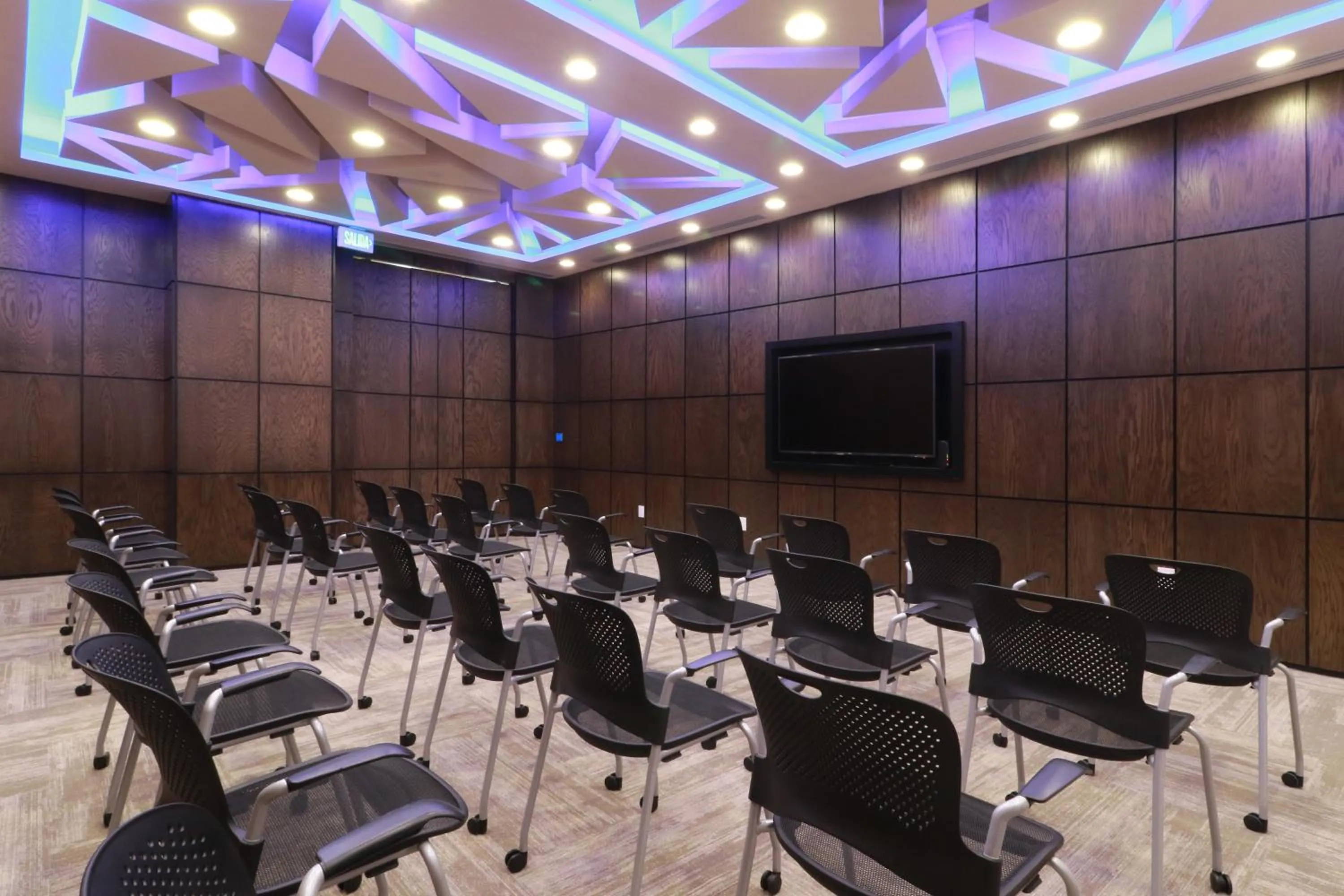 Meeting/conference room in Crowne Plaza Leon by IHG