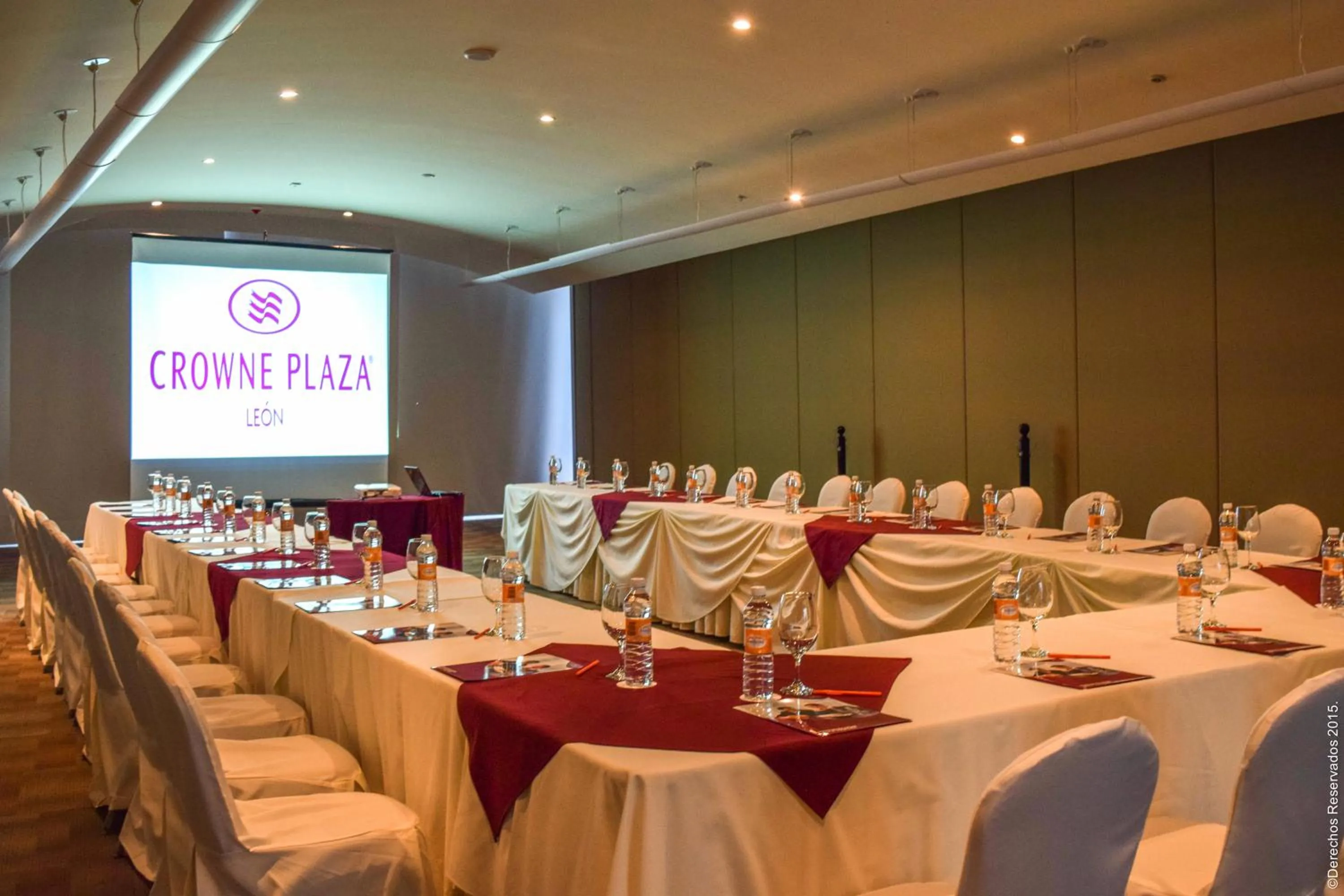 Meeting/conference room in Crowne Plaza Leon by IHG