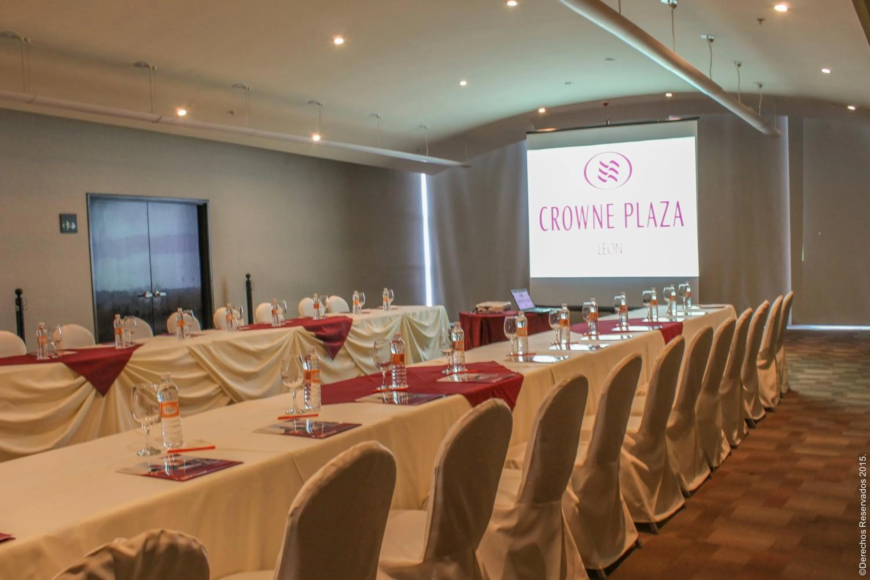 Meeting/conference room in Crowne Plaza Leon by IHG