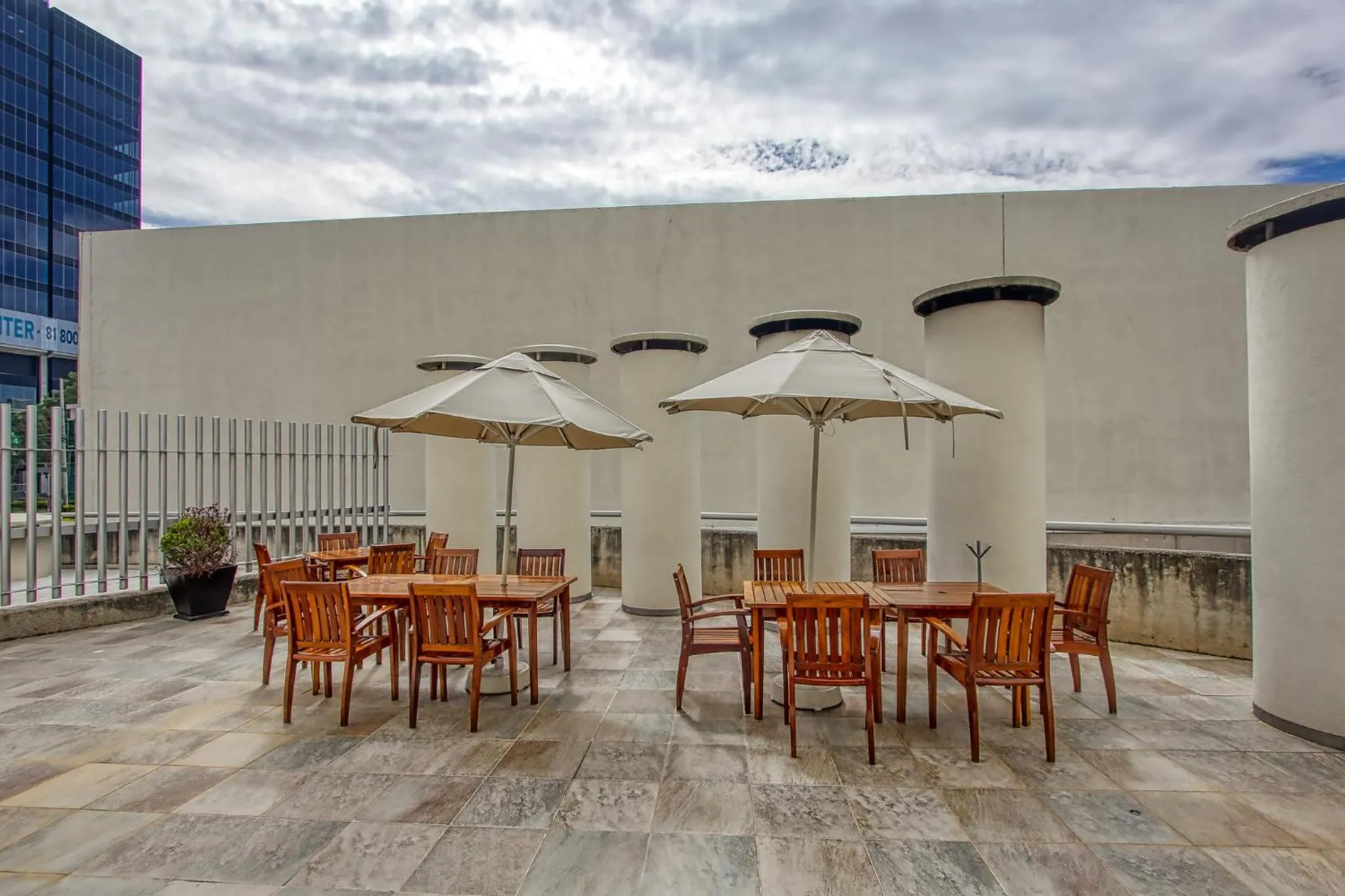 Restaurant/places to eat in Crowne Plaza Leon by IHG