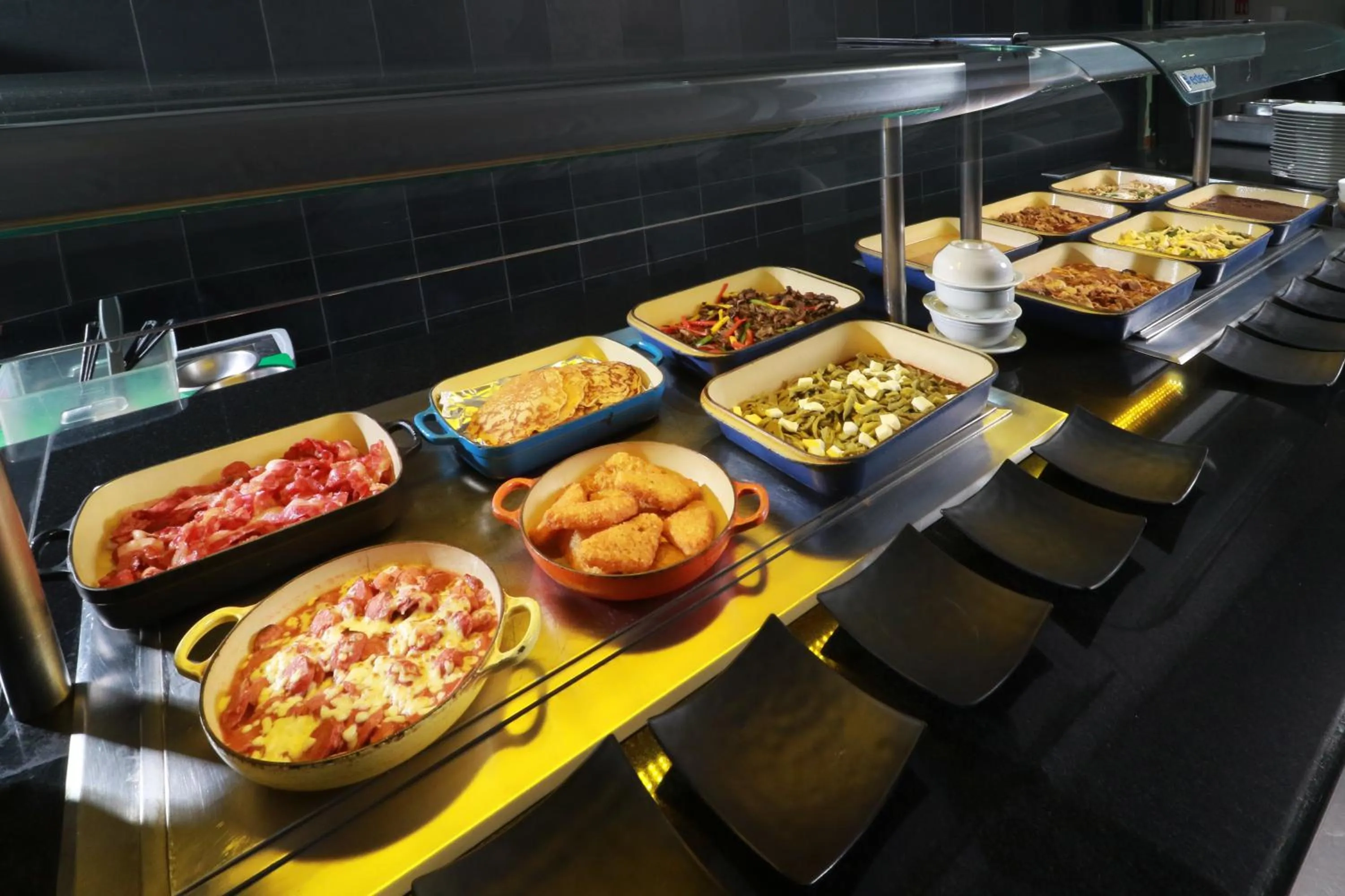 Restaurant/places to eat in Crowne Plaza Leon by IHG