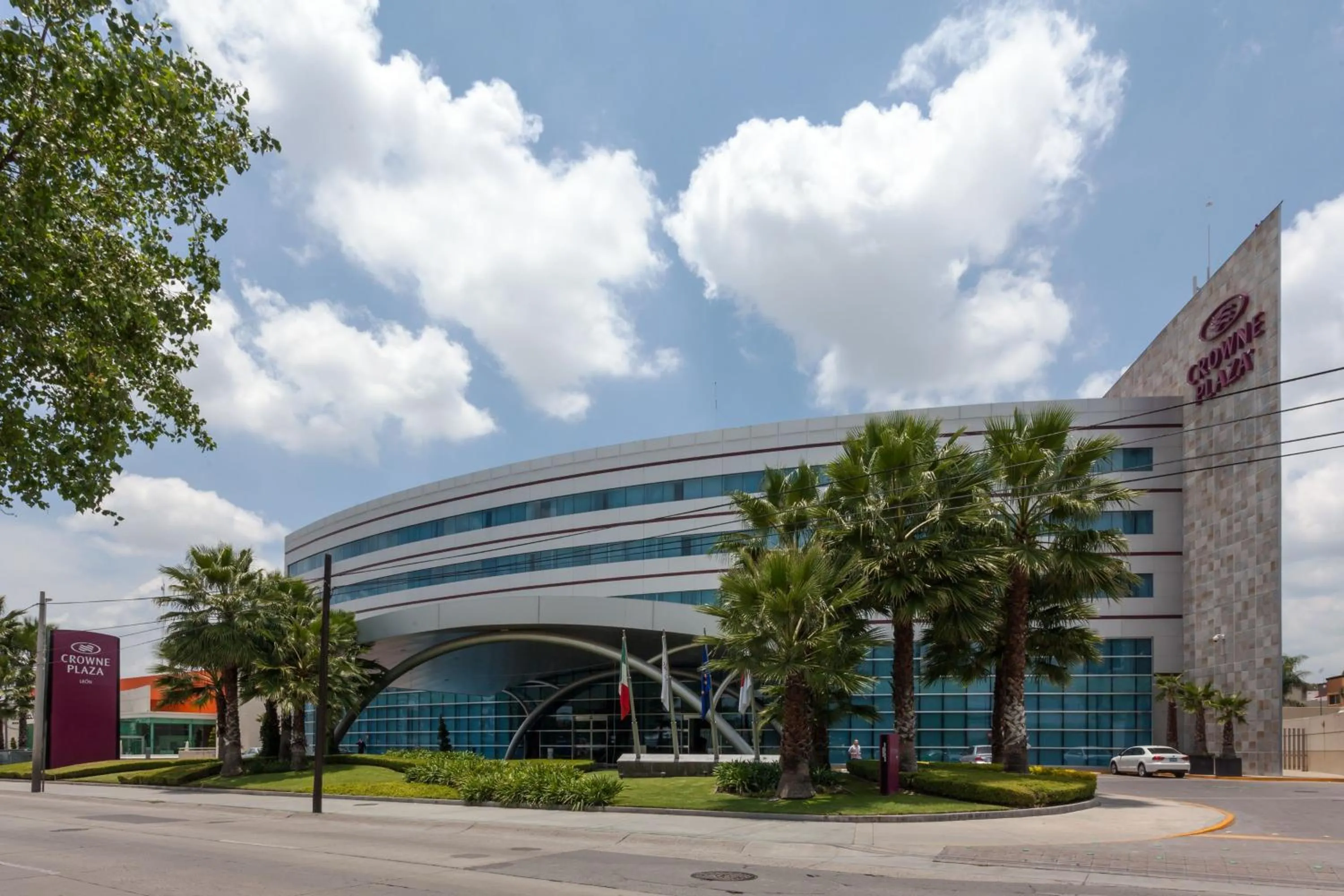 Property building in Crowne Plaza Leon by IHG