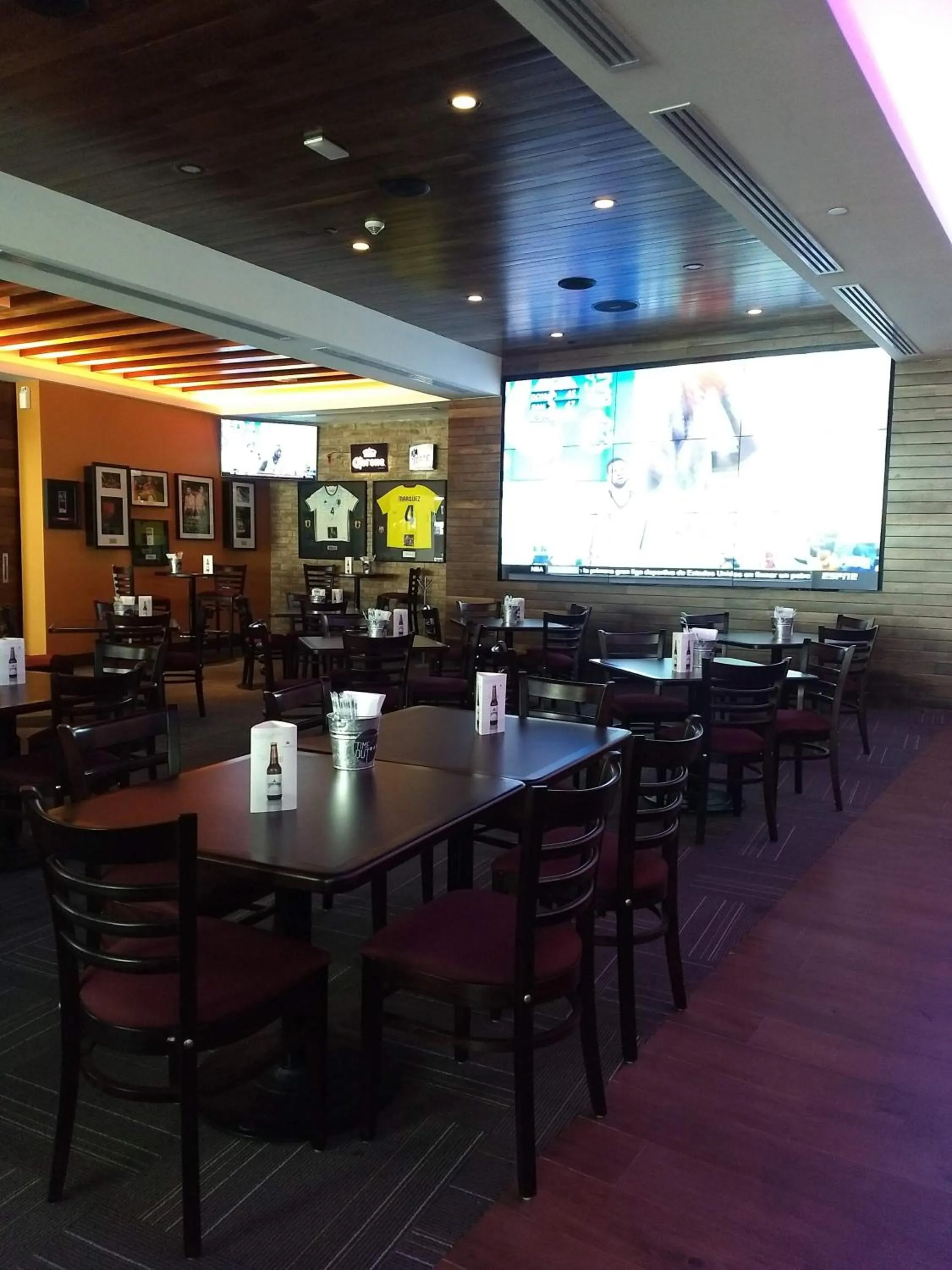 Lounge or bar in Crowne Plaza Leon by IHG