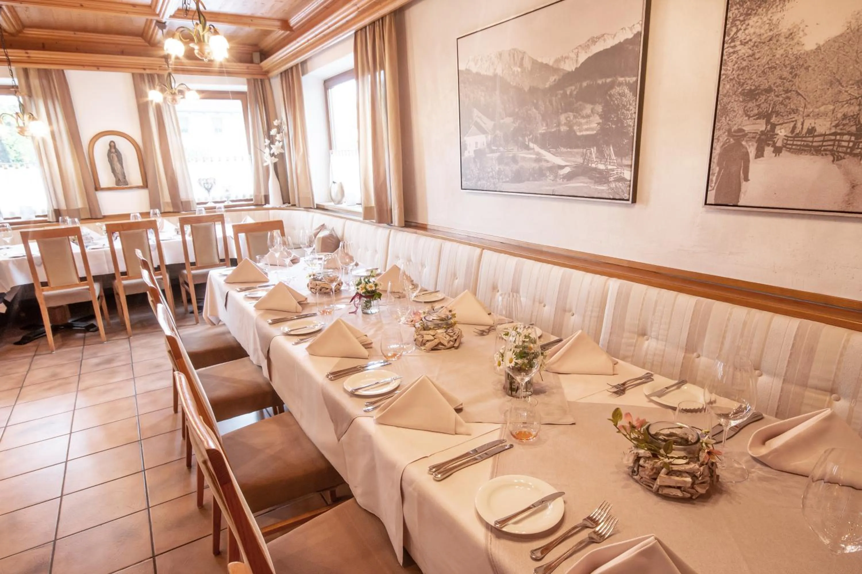 Restaurant/places to eat in Hotel & Gasthaus Dresch