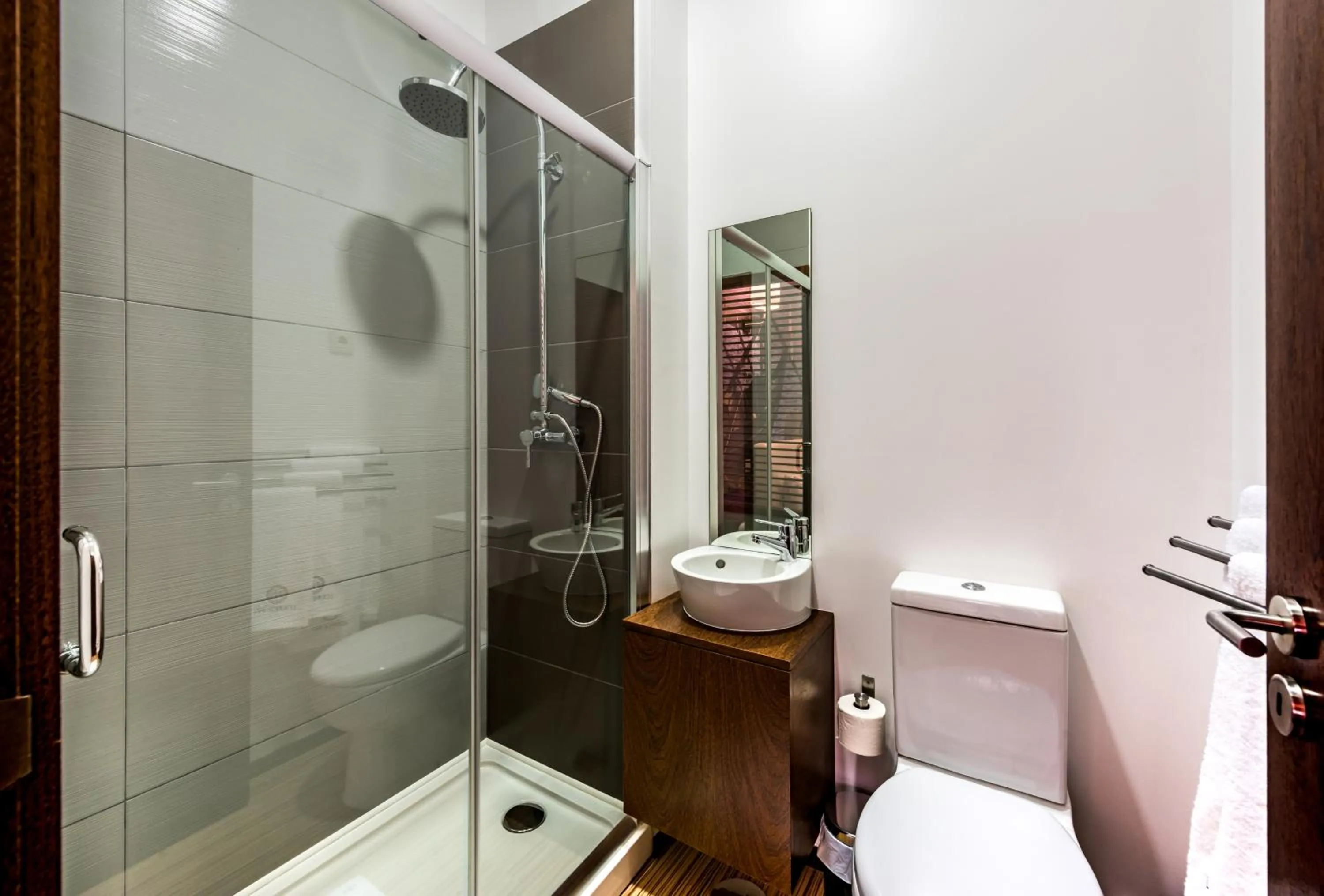 Bathroom in Lounge Inn Guest House