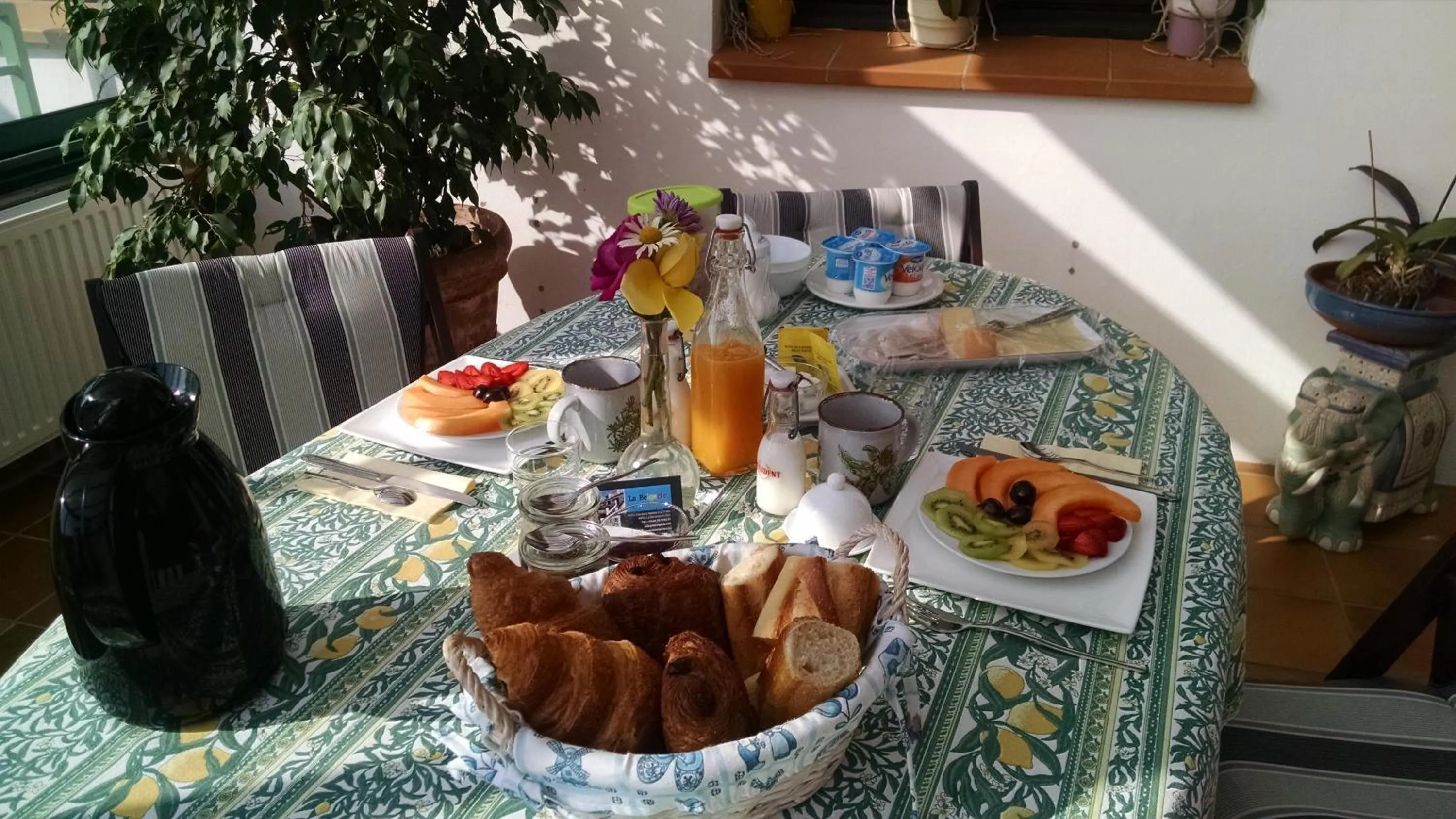 Continental breakfast in La Belgerie