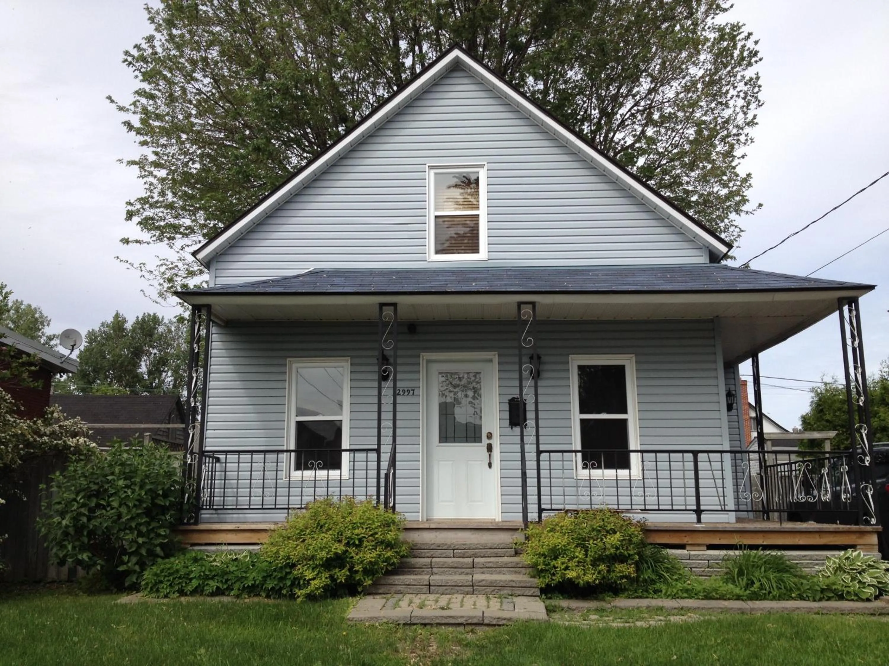 Facade/entrance in Le Milka I