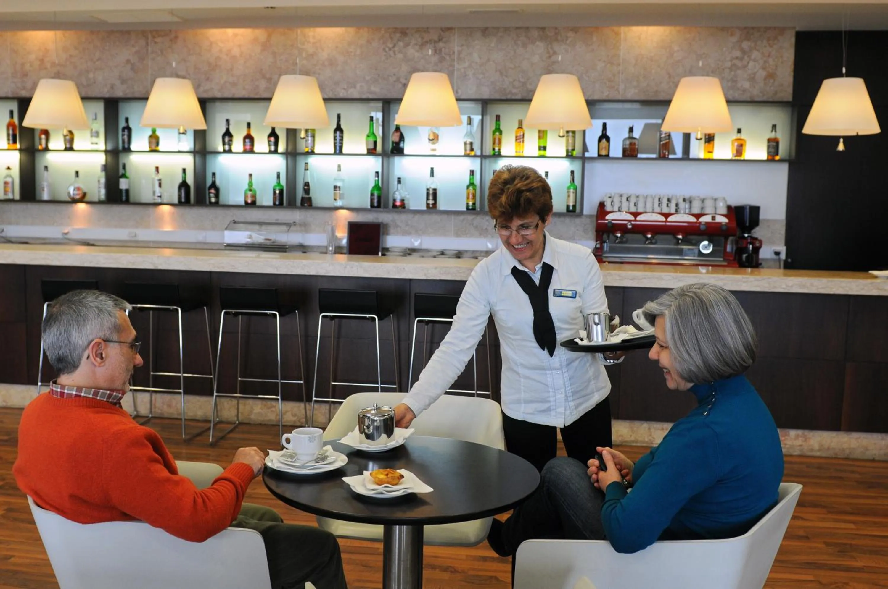 Lounge or bar in INATEL Foz Do Arelho