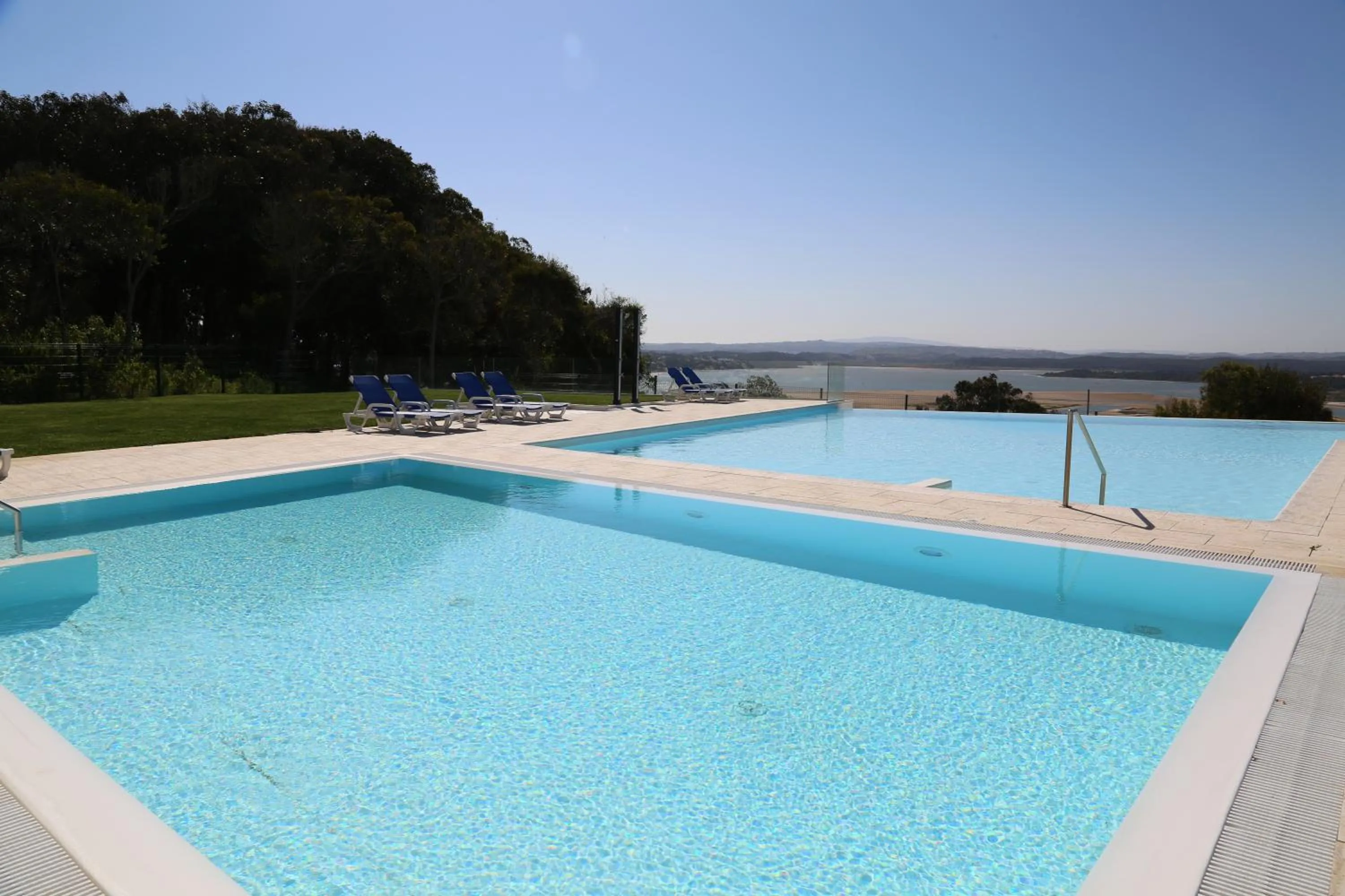 Pool view in INATEL Foz Do Arelho