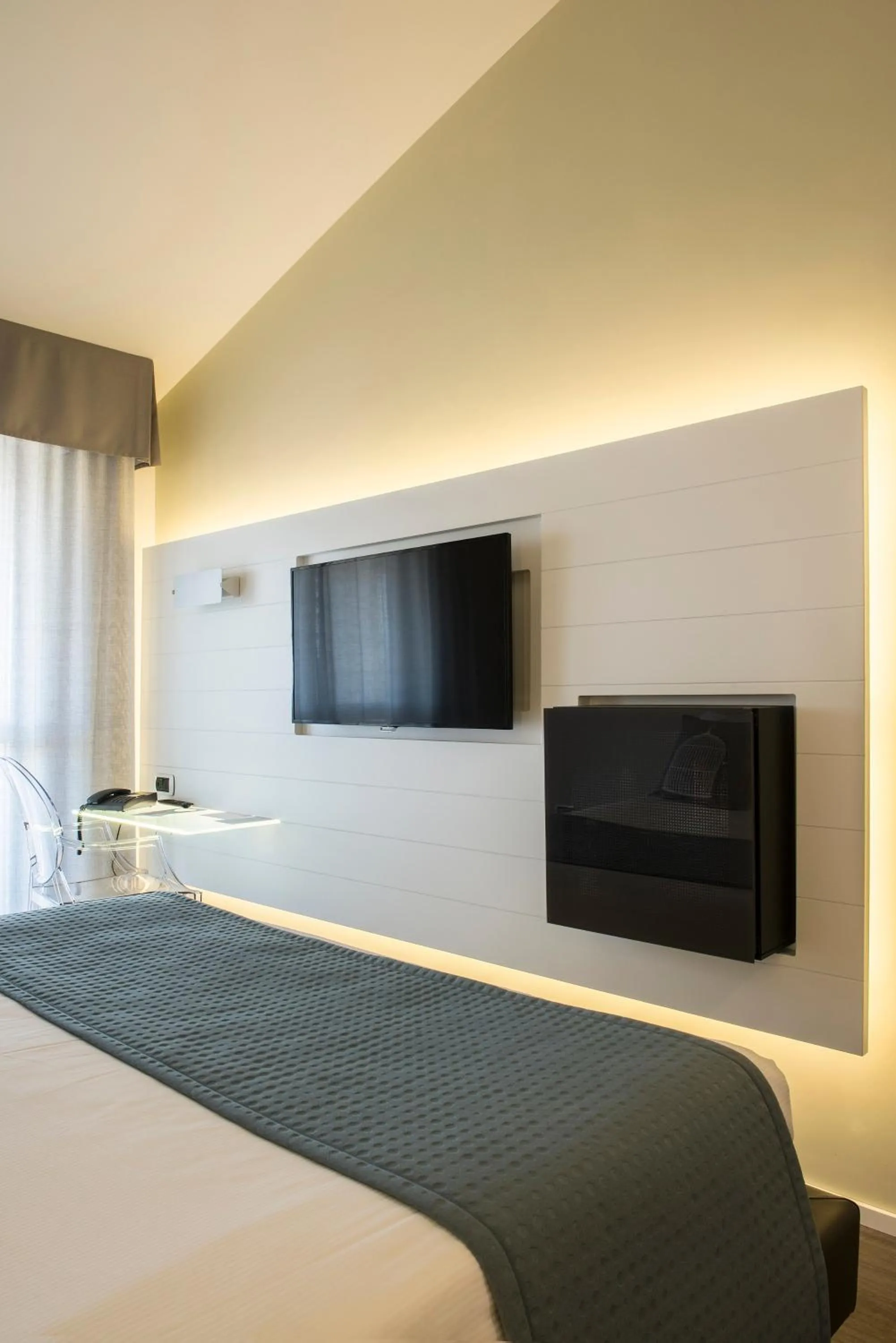 Decorative detail, Bed in Ariae Dépendance - Alihotels