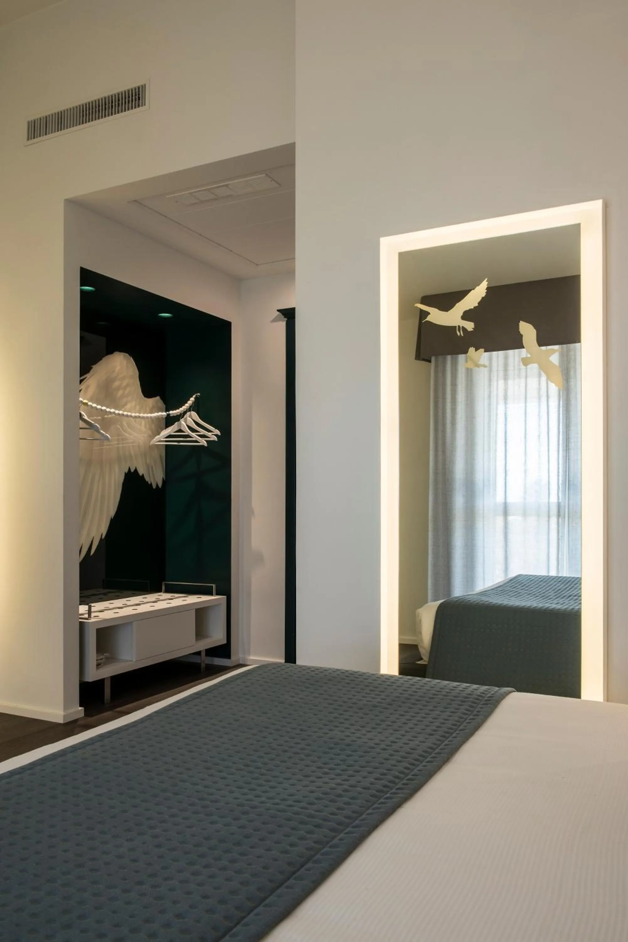 Decorative detail, Bed in Ariae Dépendance - Alihotels