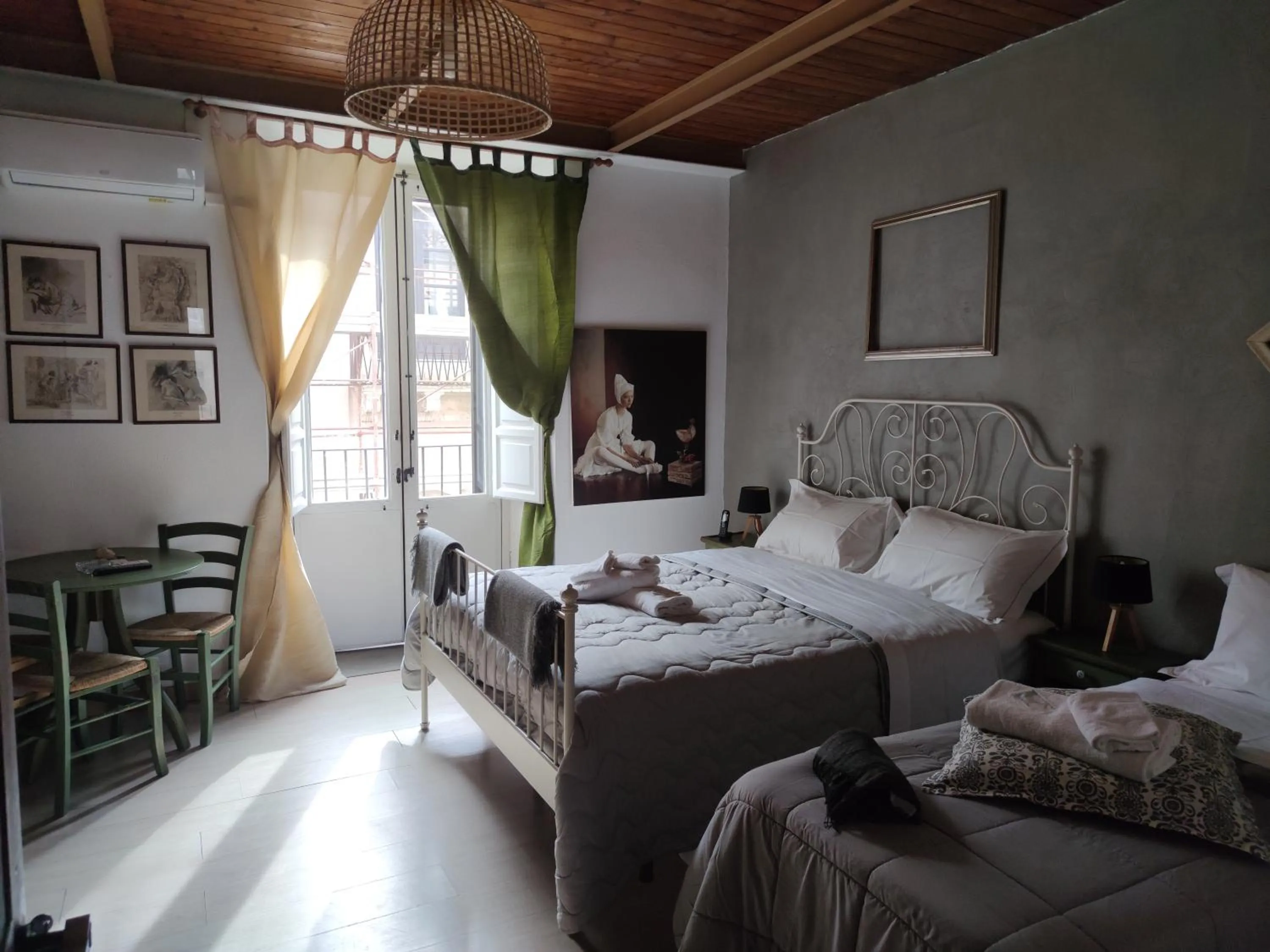 Bedroom, Bed in I Vespri