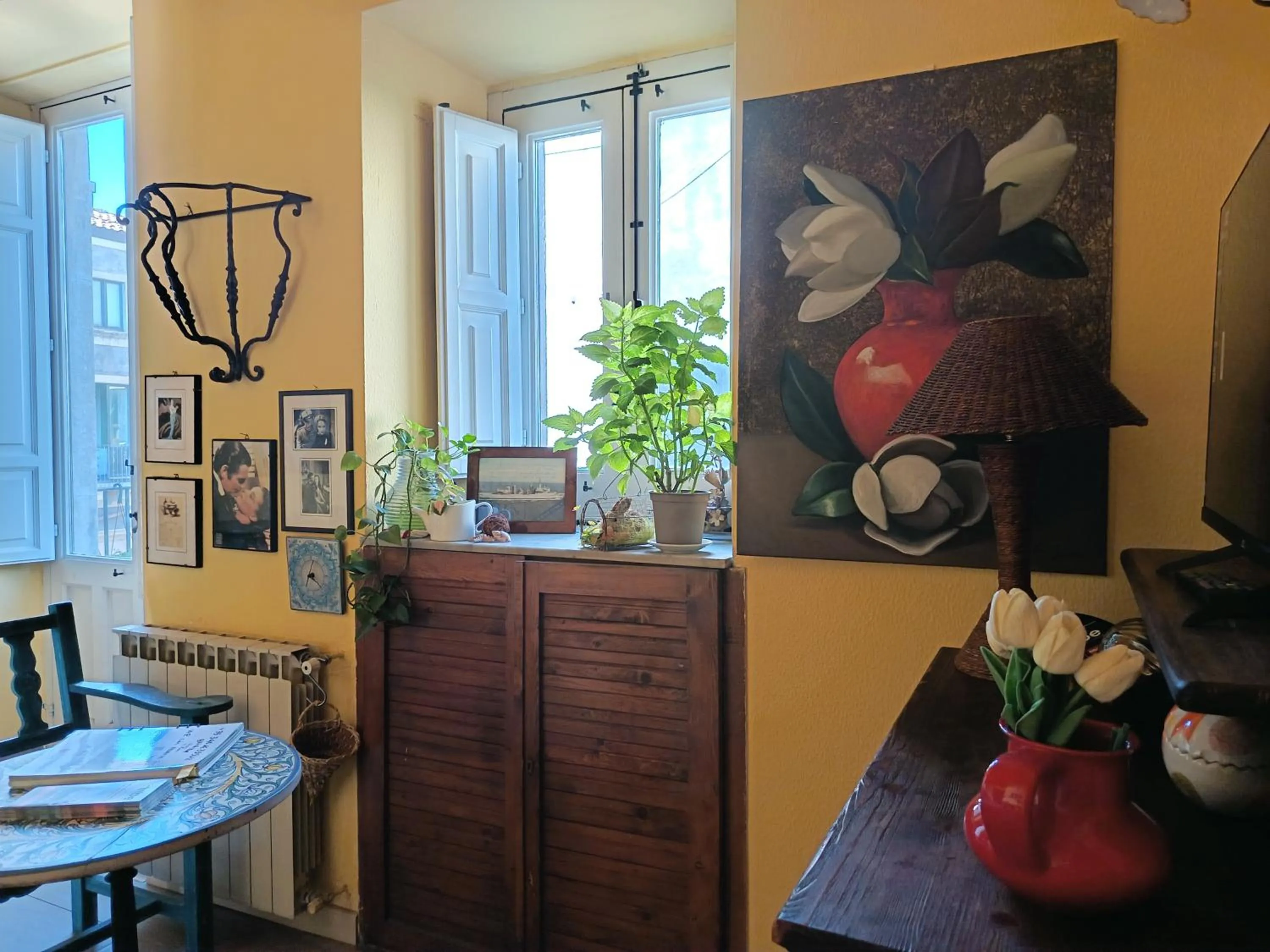 Communal lounge/ TV room in I Vespri