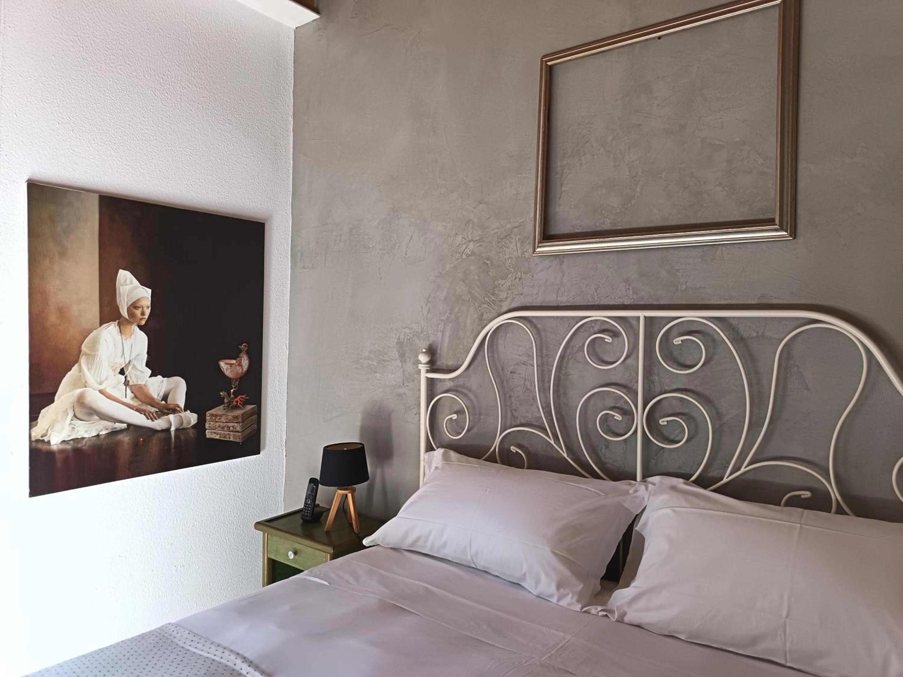 Bedroom, Bed in I Vespri