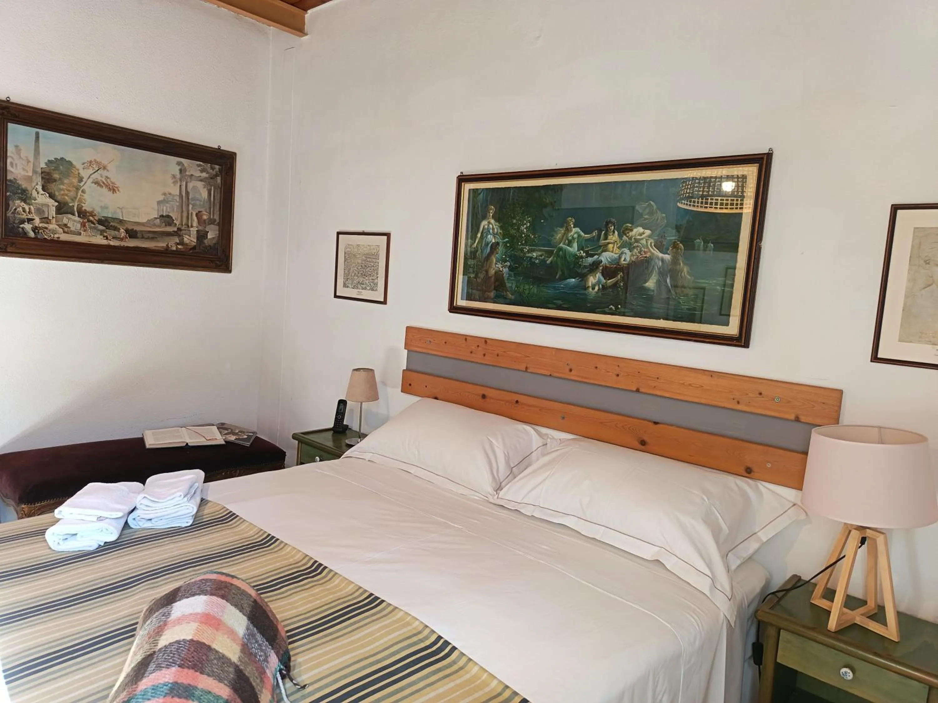 Bedroom, Bed in I Vespri