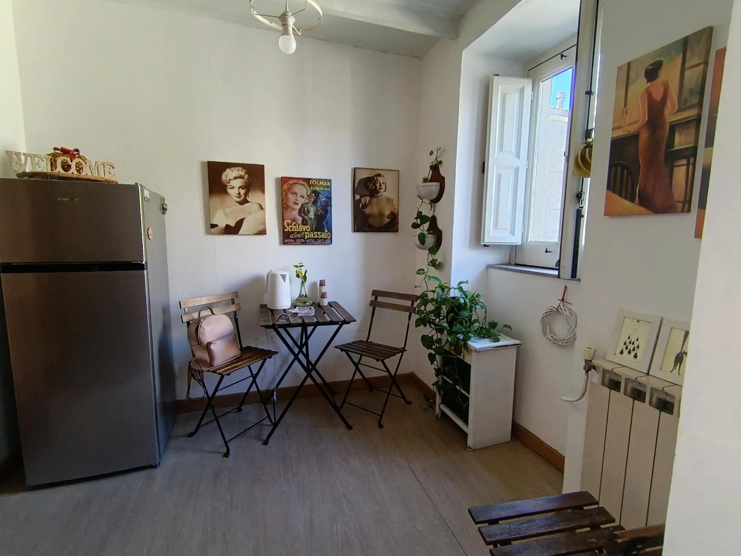 Communal lounge/ TV room in I Vespri