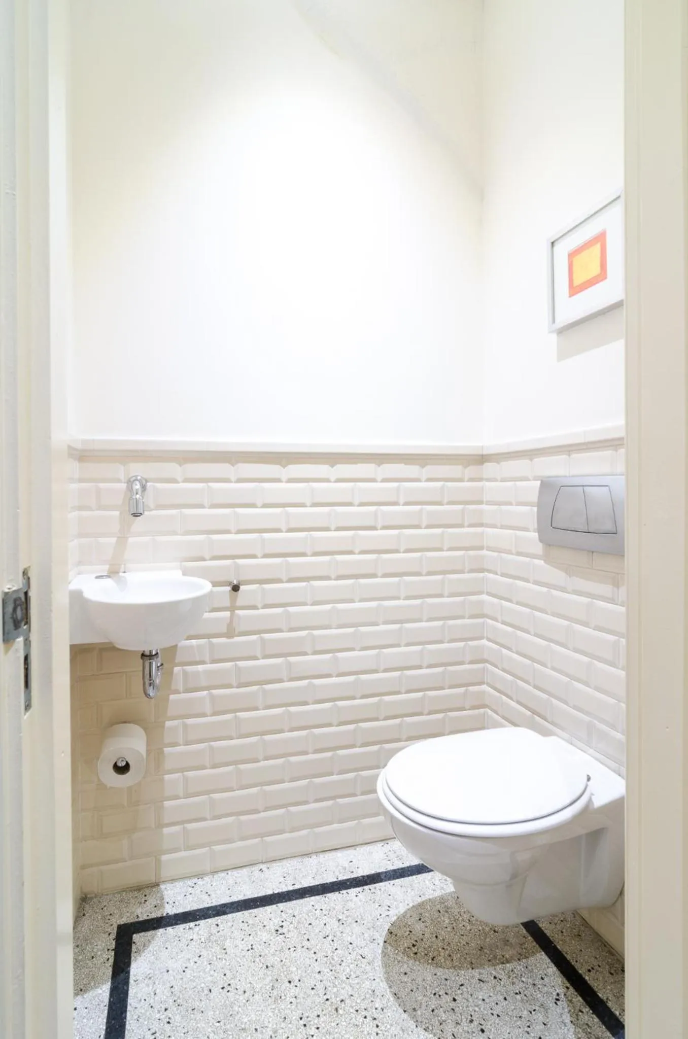 Toilet in Marnix Classic: Group Getaway