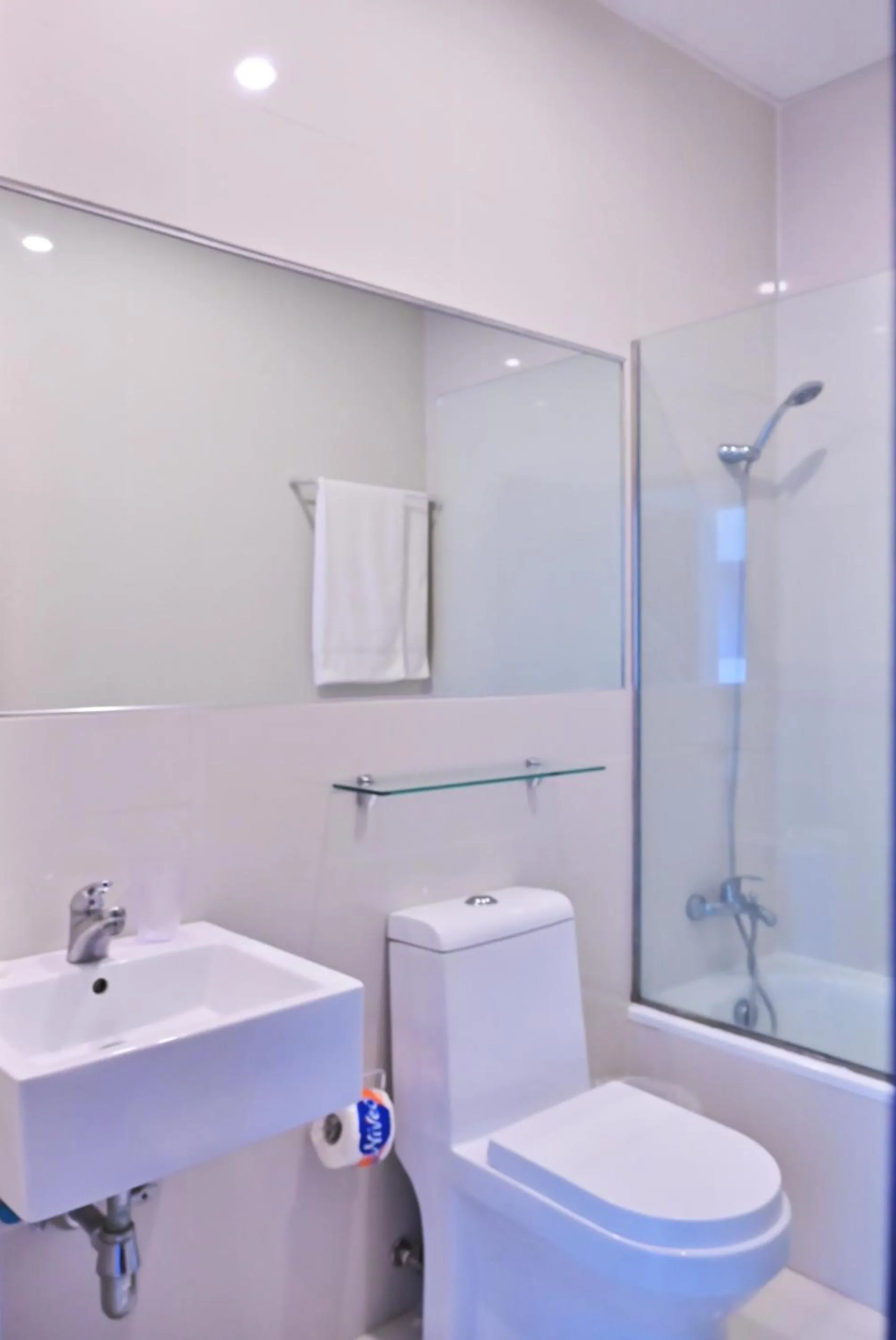 Bathroom in Lincoln Suite