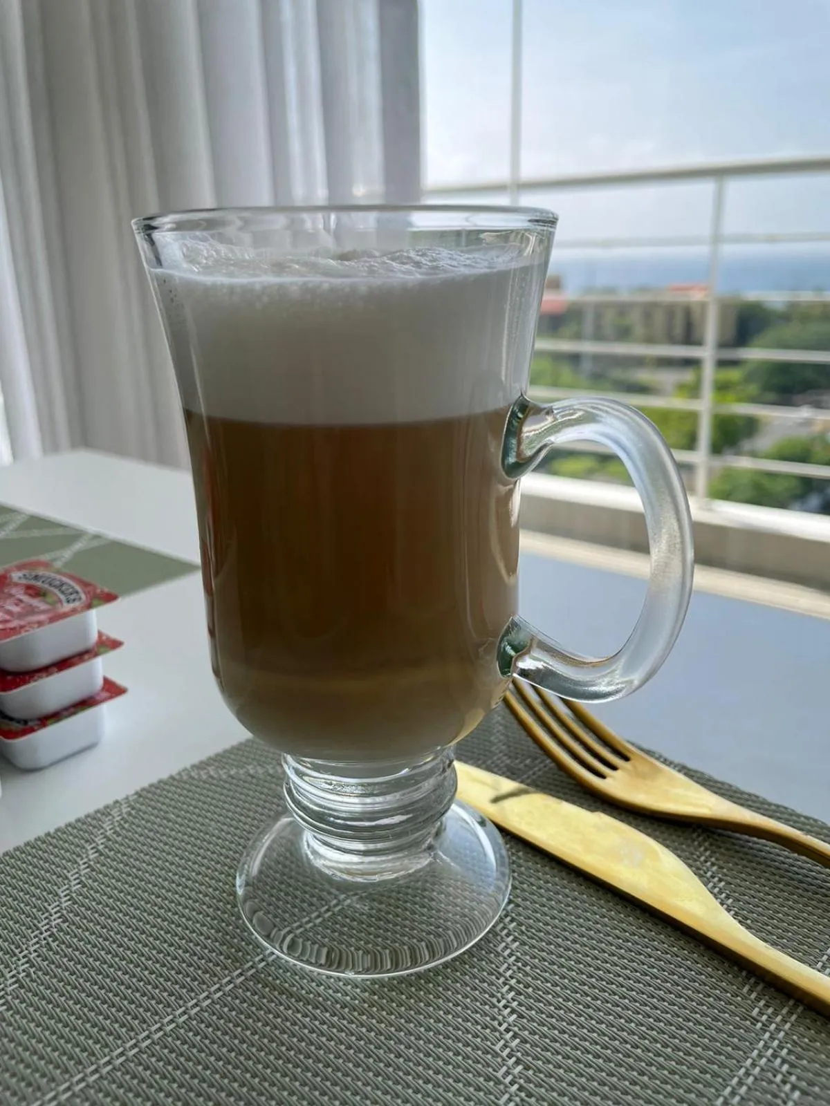 Restaurant/places to eat in Lincoln Suite