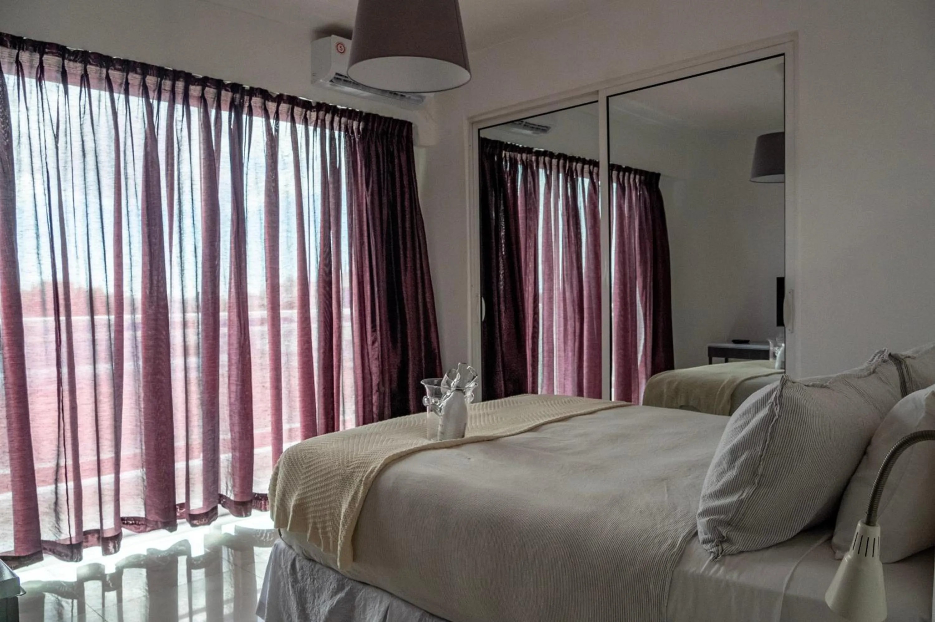 Bed in Lincoln Suite