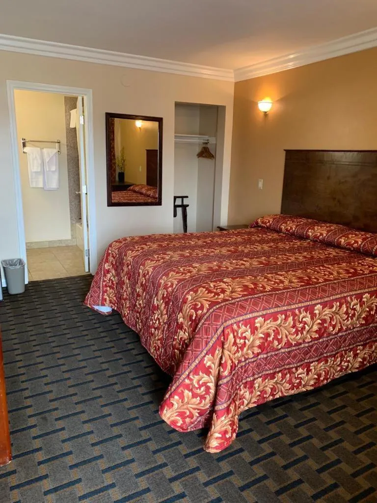 Bed in Fullerton Lodge