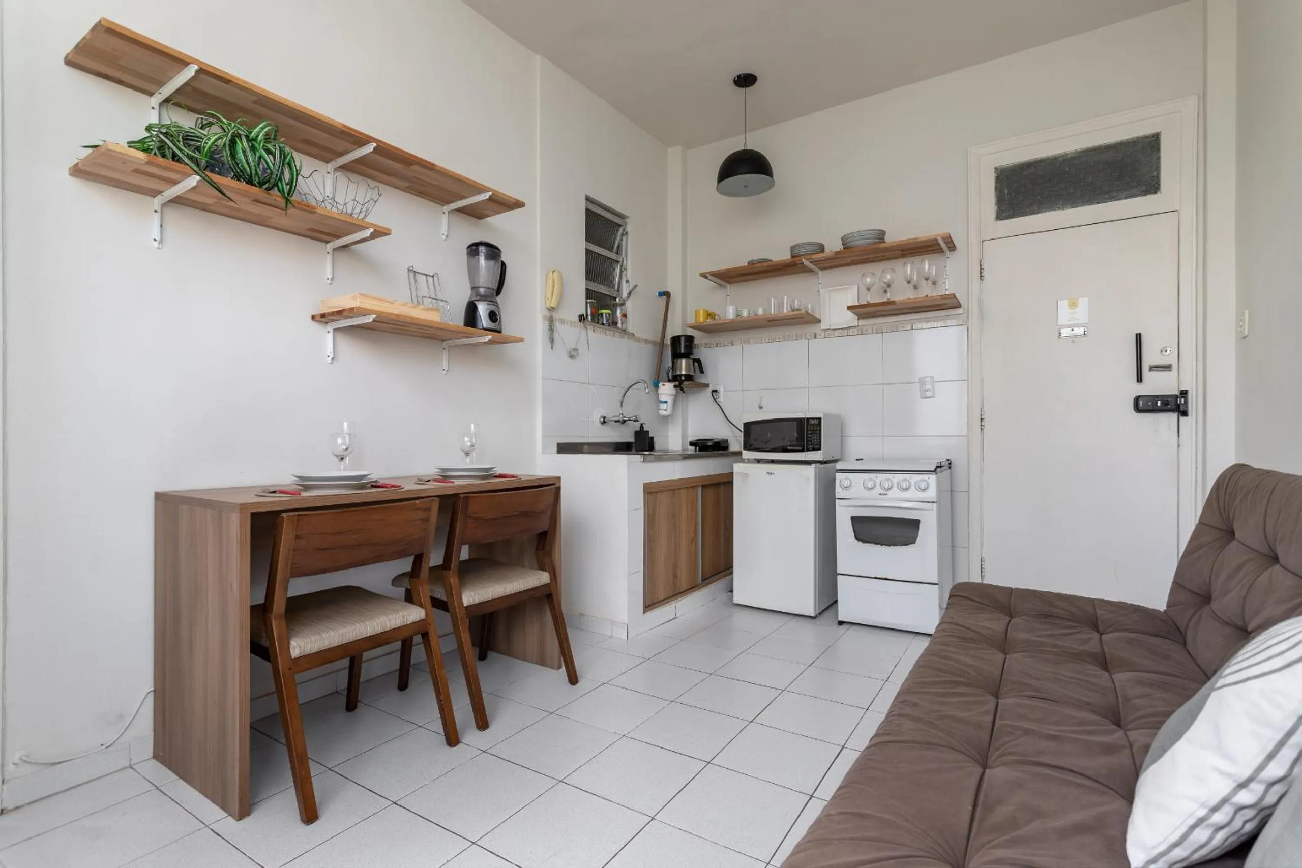 Communal lounge/ TV room in Conforto em Ipanema - 2 quadras da praia - VP604 Z1