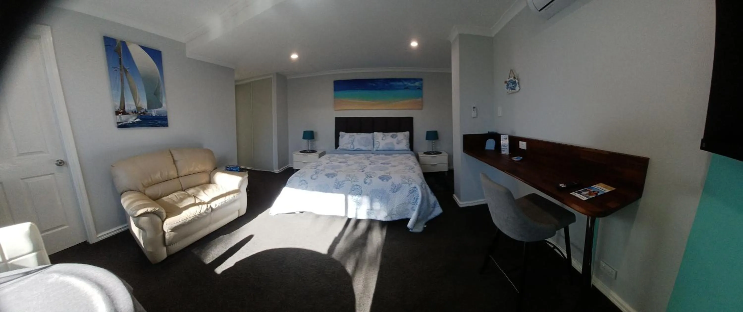 Bed in Palm Beach Guest House