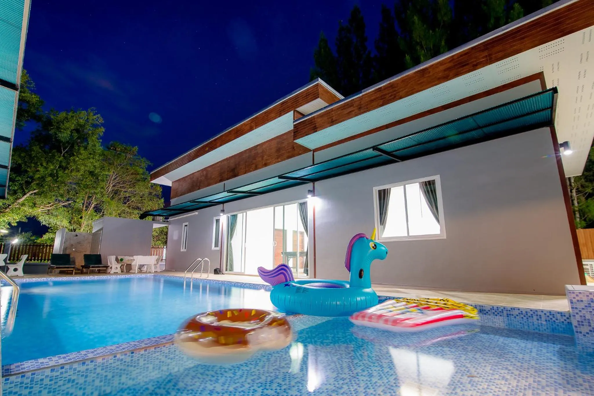 Swimming Pool in Mondara Vacation Home