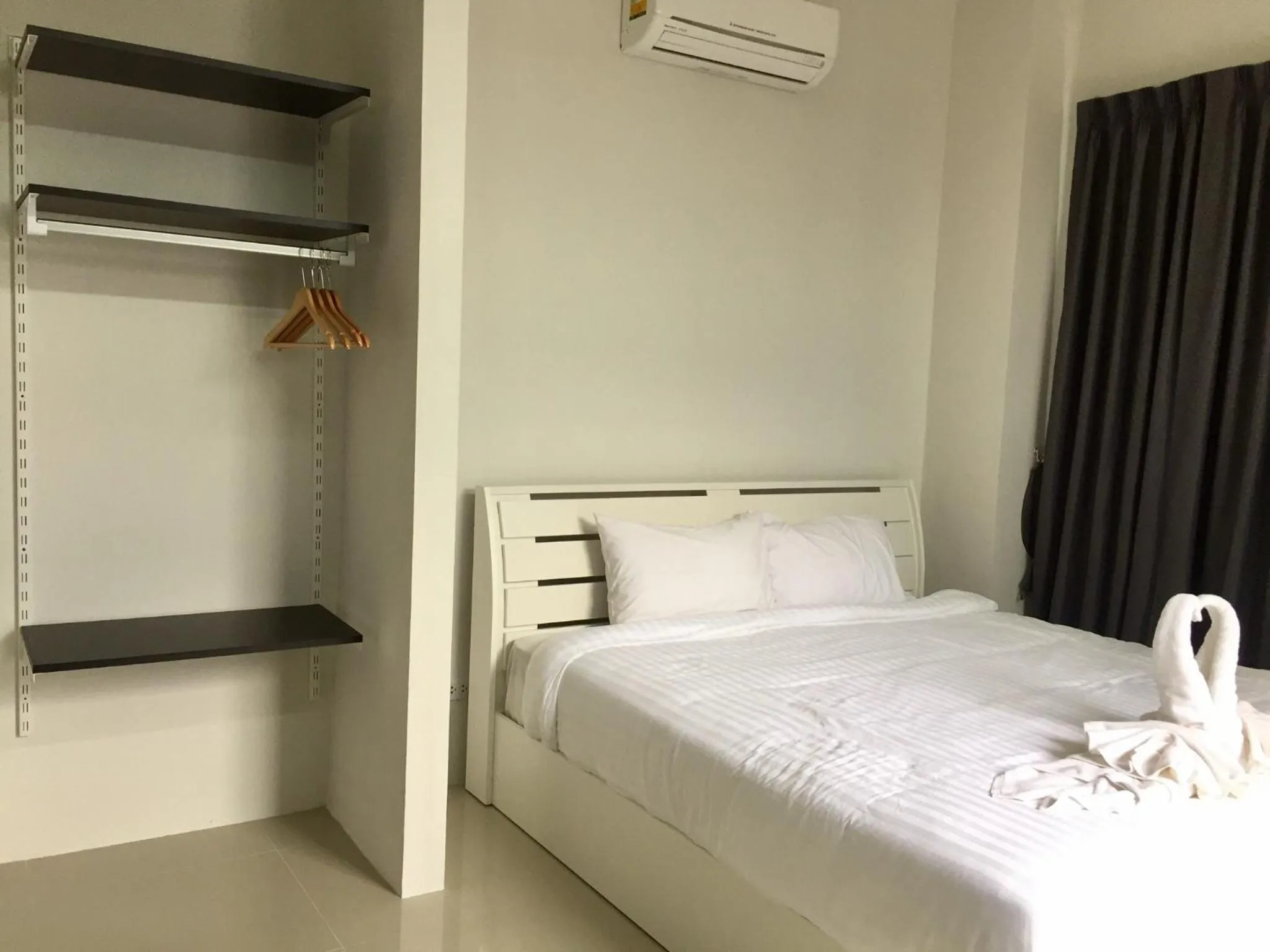 Bed in Mondara Vacation Home