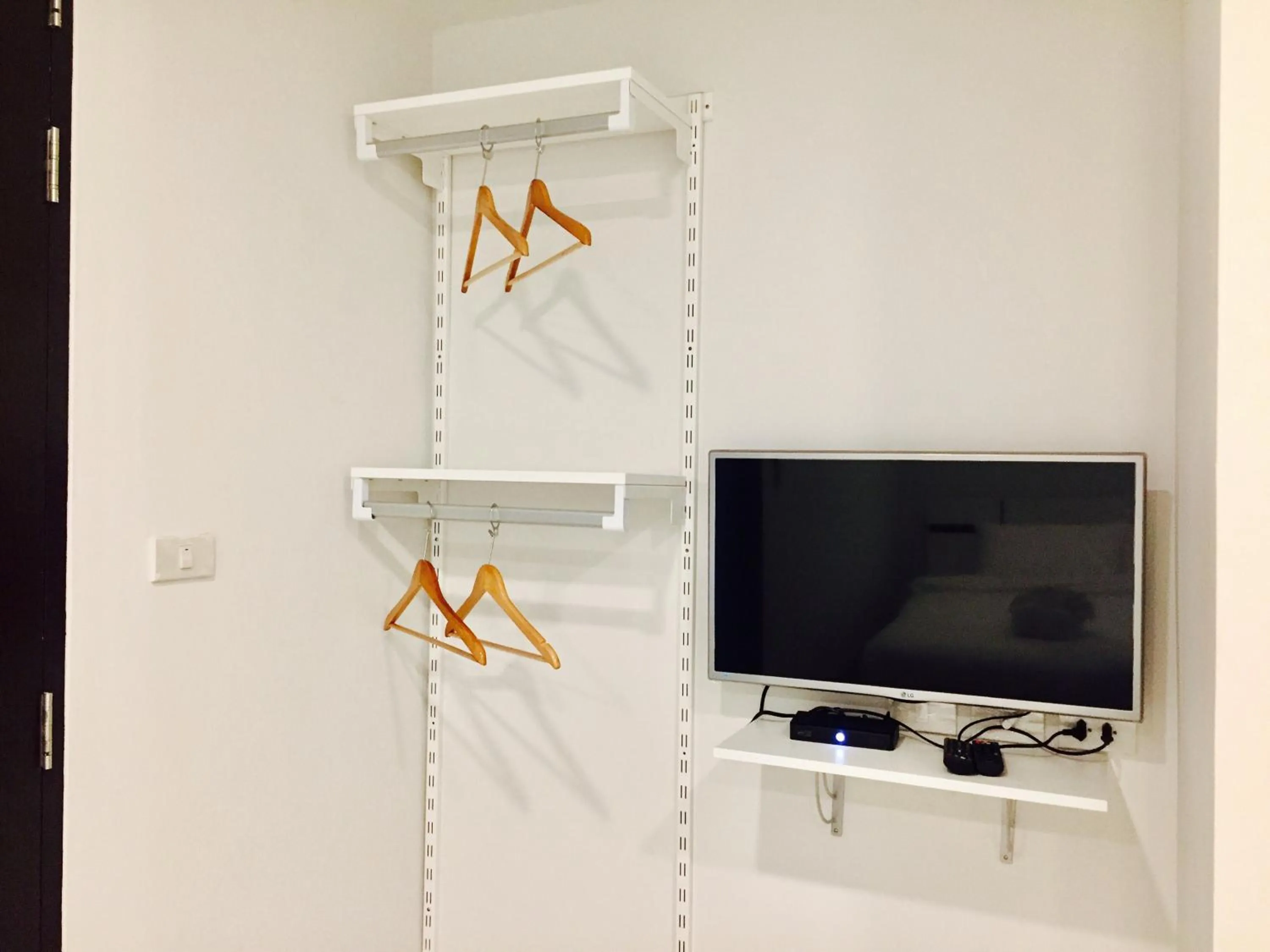 TV and multimedia, TV/Entertainment Center in Mondara Vacation Home