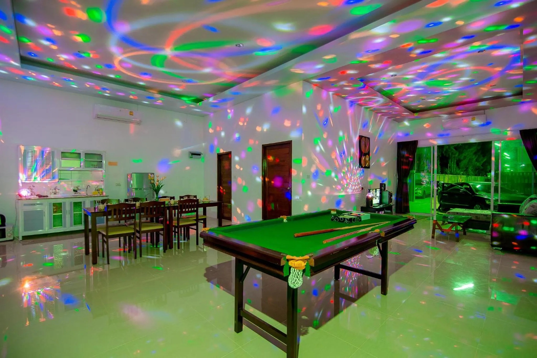 Billiards in Mondara Vacation Home