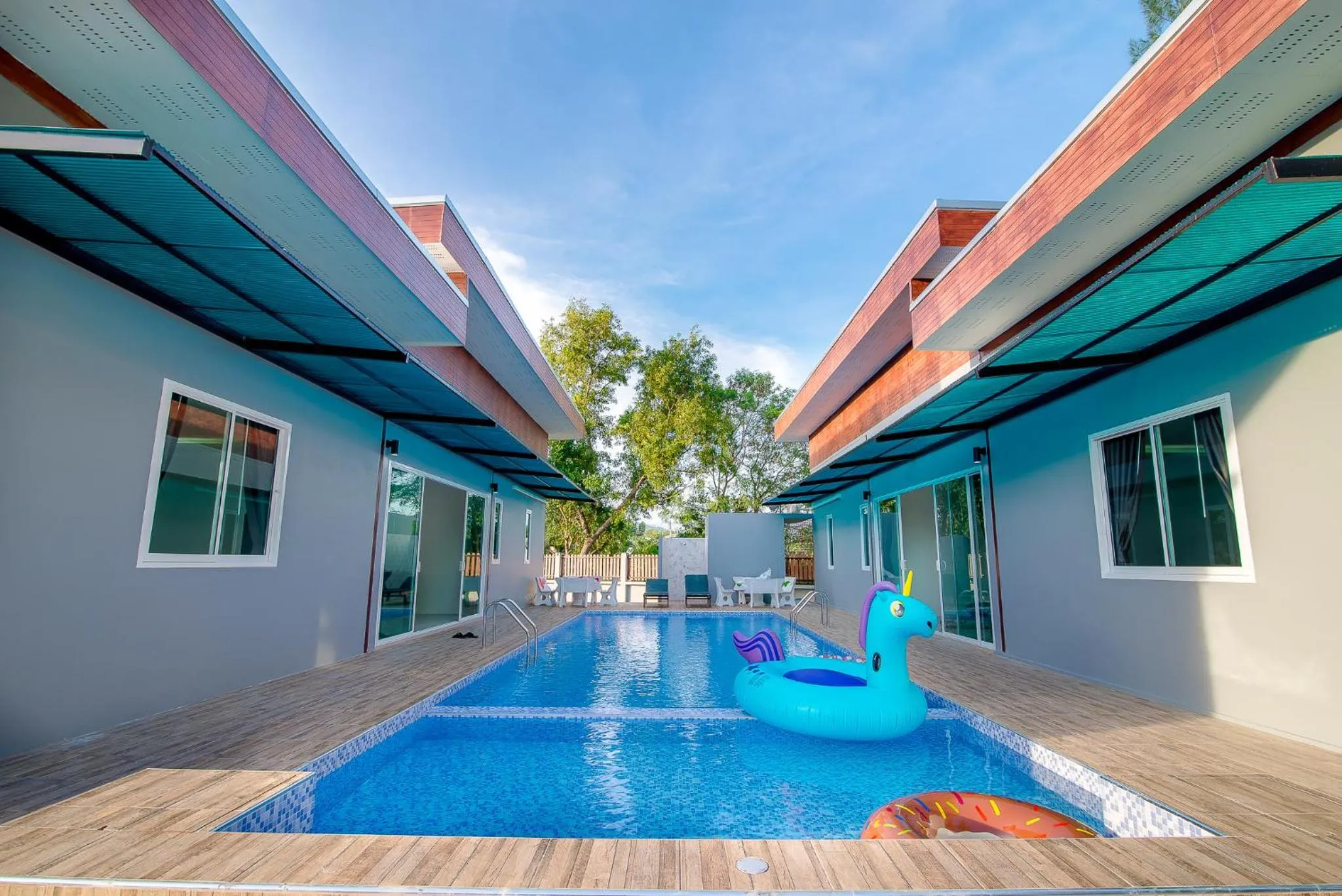 Swimming Pool in Mondara Vacation Home