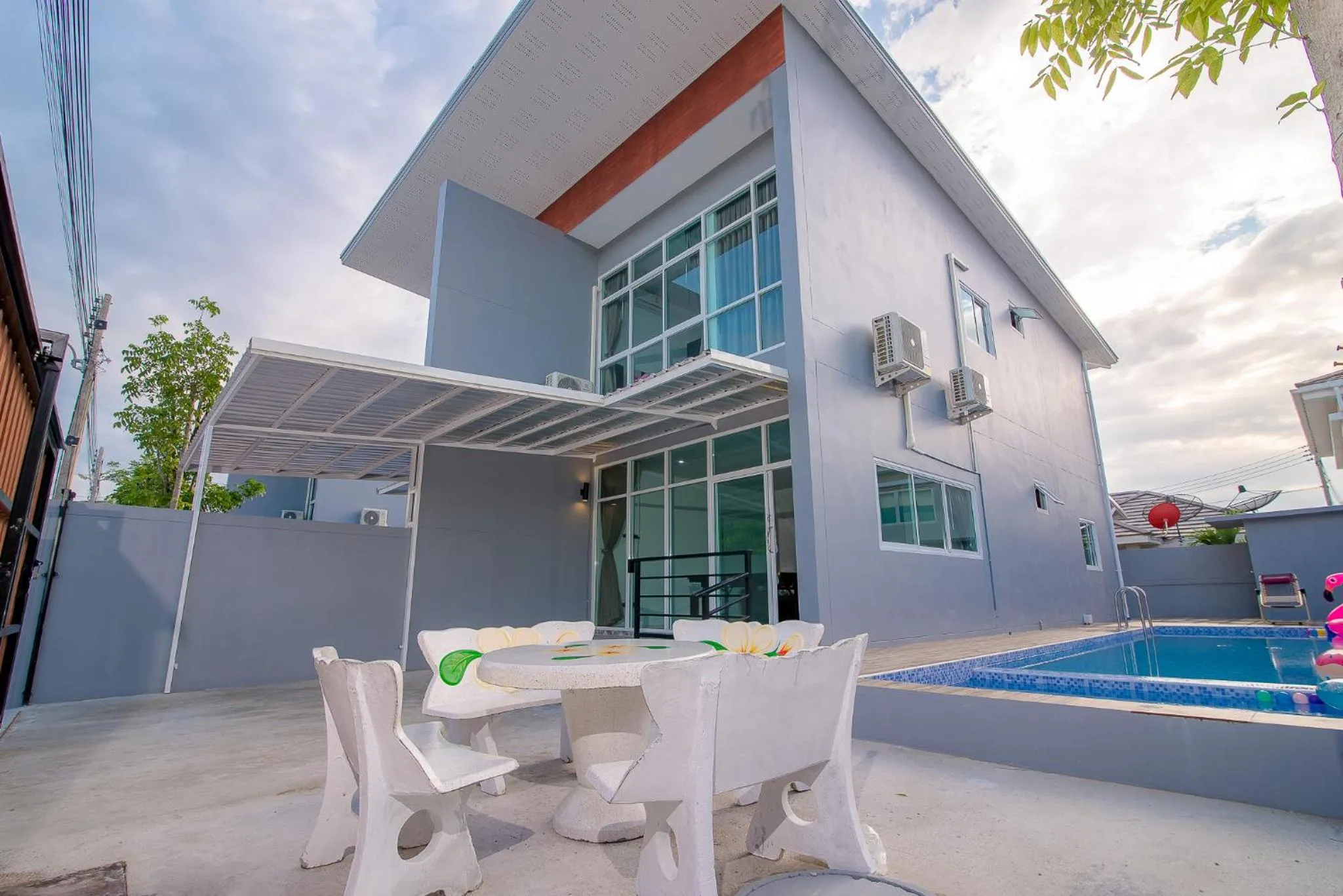 Property Building in Mondara Vacation Home