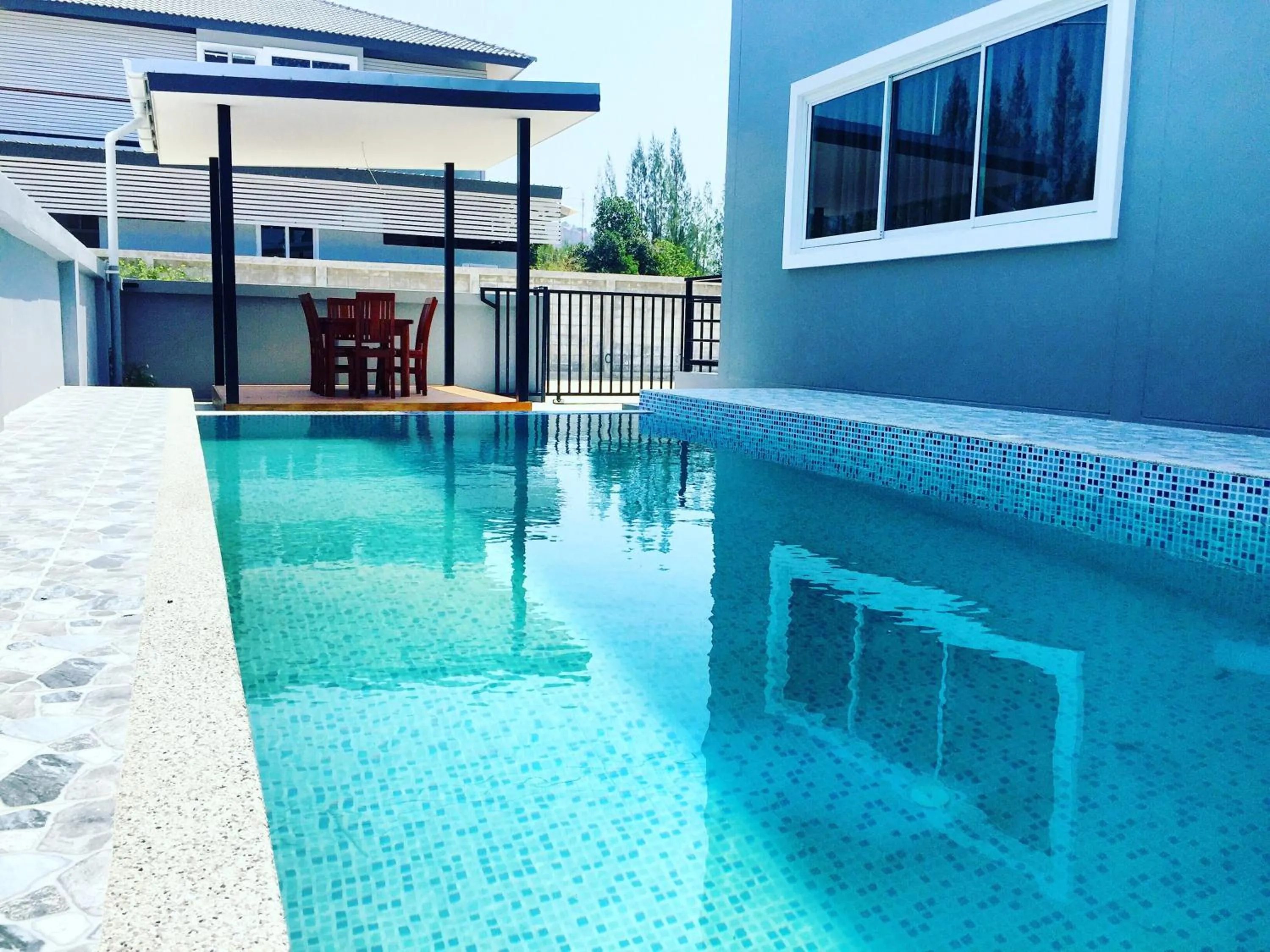 Swimming pool, Property Building in Mondara Vacation Home