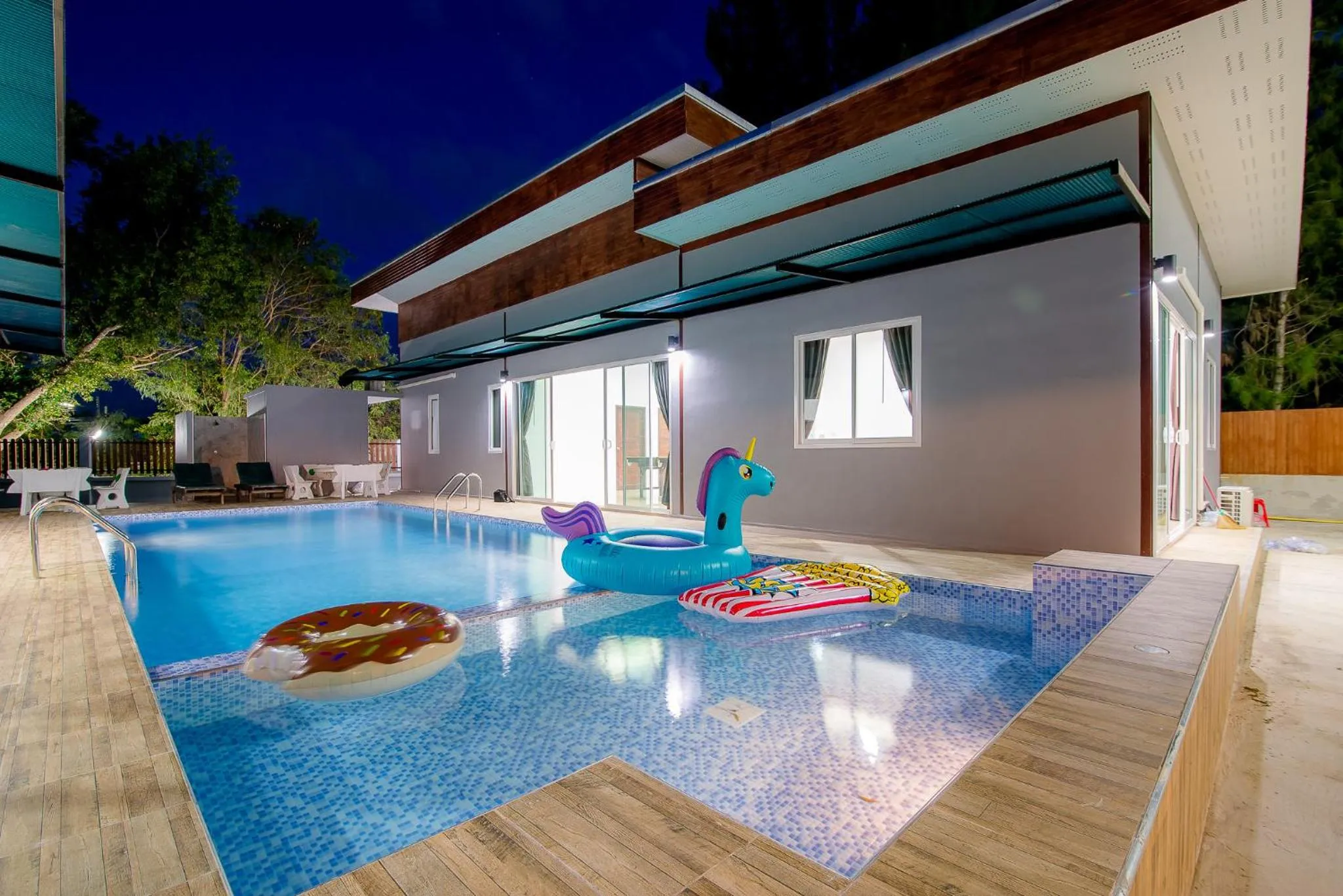Swimming Pool in Mondara Vacation Home